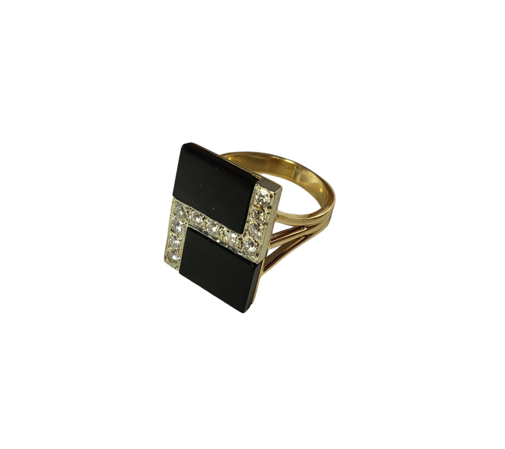 14 Karat Yellow Gold Onyx and Diamond Ring For Sale 3