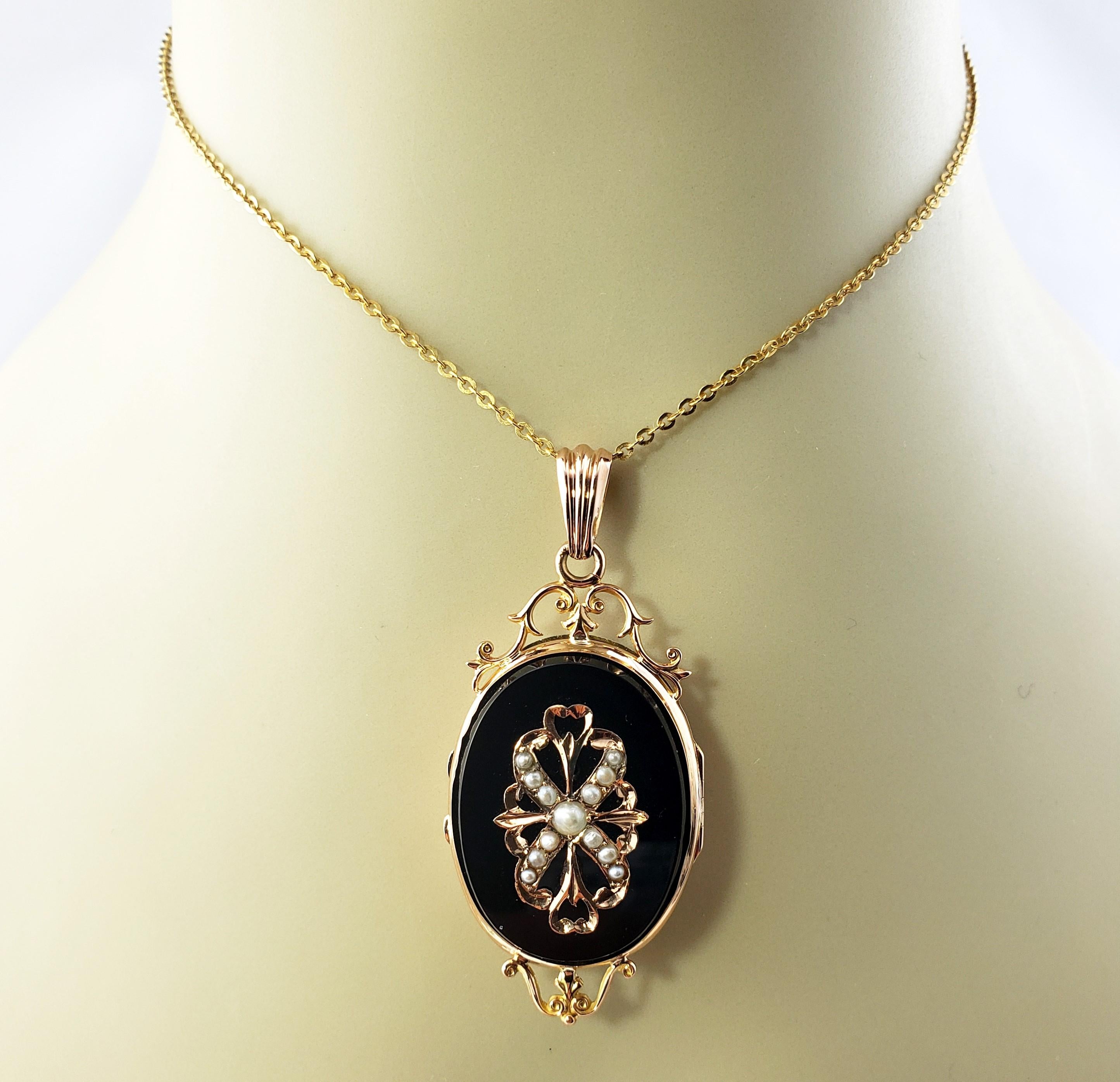 14 Karat Yellow Gold Onyx and Pearl Locket 2