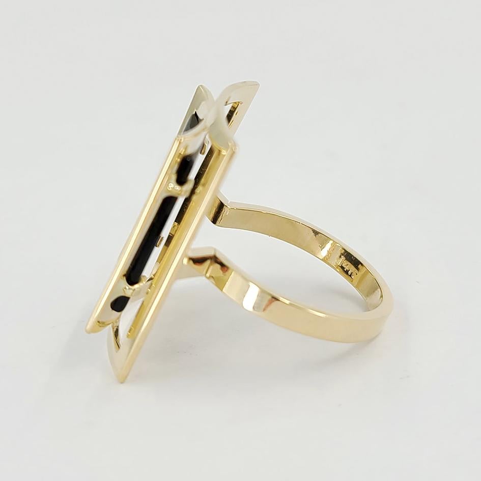 14 Karat Yellow Gold and Onyx Cocktail Ring In Good Condition For Sale In Coral Gables, FL