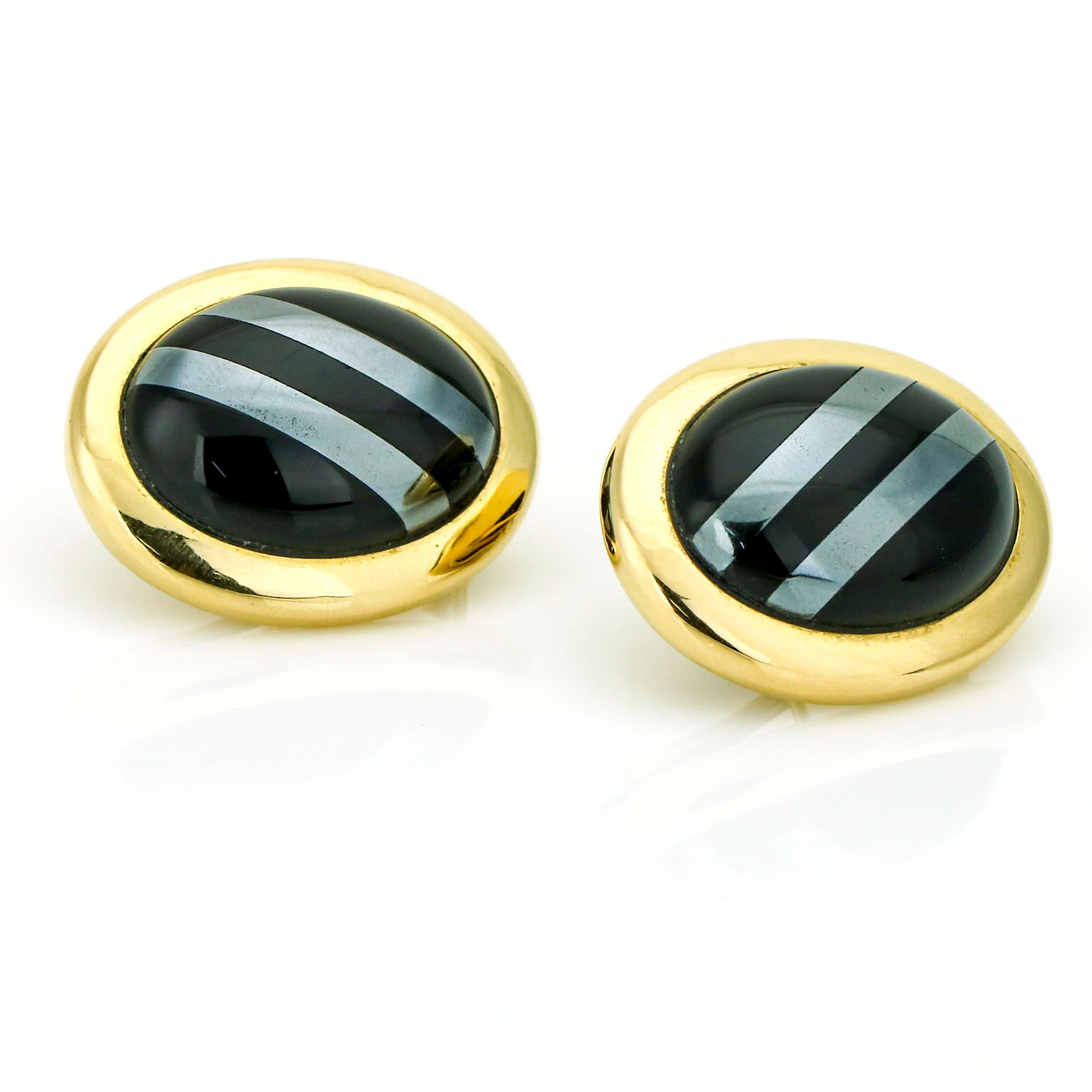 14 Karat Yellow Gold Onyx Hematite Retro Oval Stud Earrings In Excellent Condition For Sale In Fort Lauderdale, FL