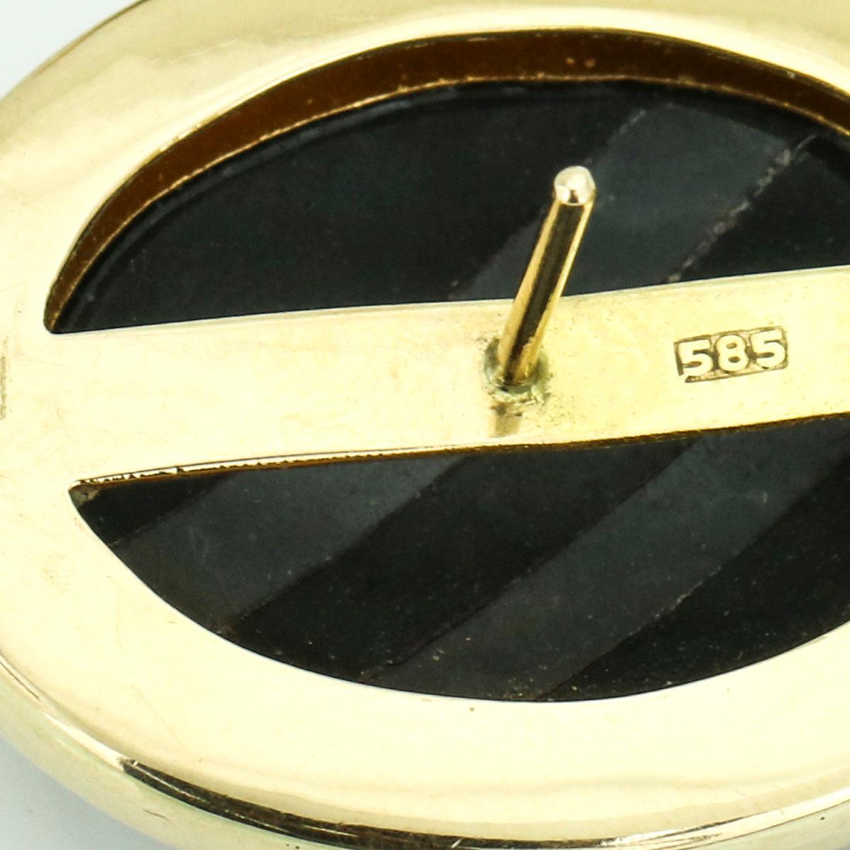 14 Karat Yellow Gold Onyx Hematite Retro Oval Stud Earrings For Sale 1