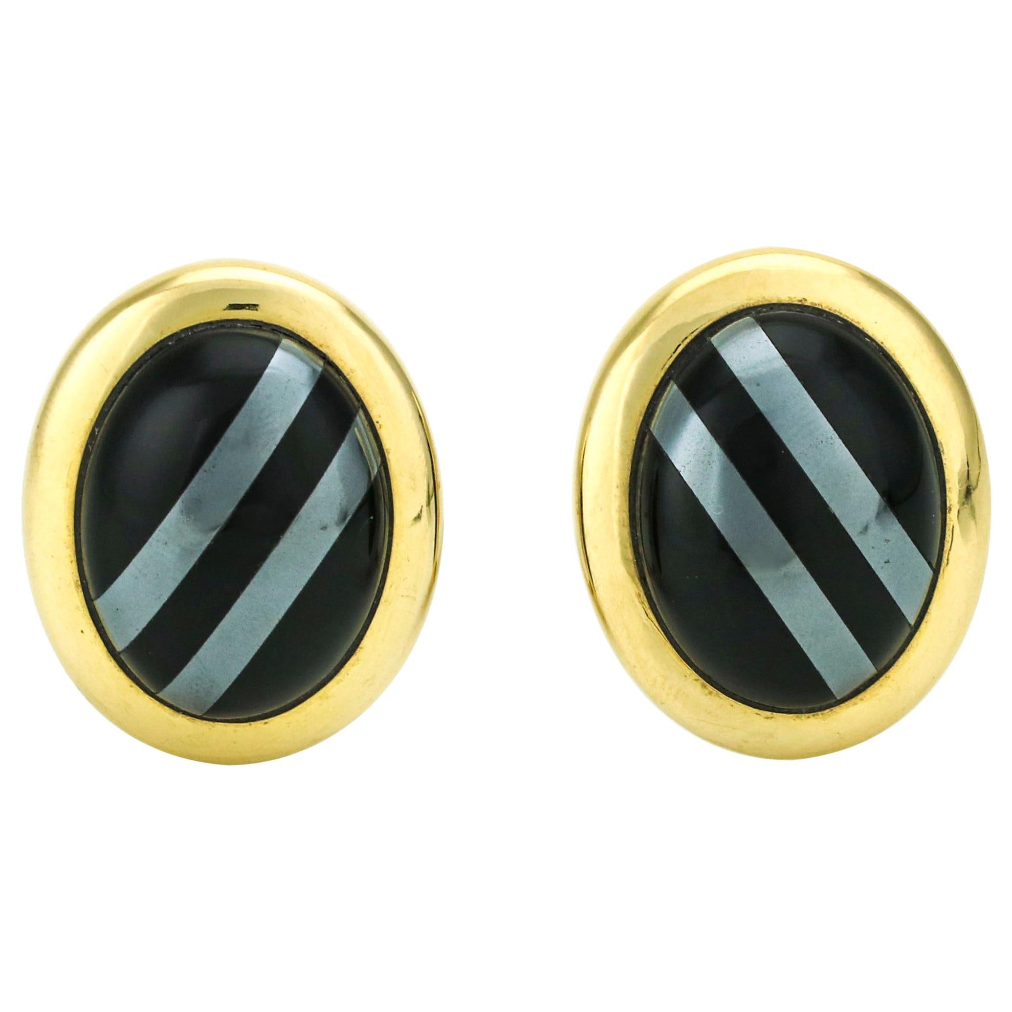 14 Karat Yellow Gold Onyx Hematite Retro Oval Stud Earrings For Sale
