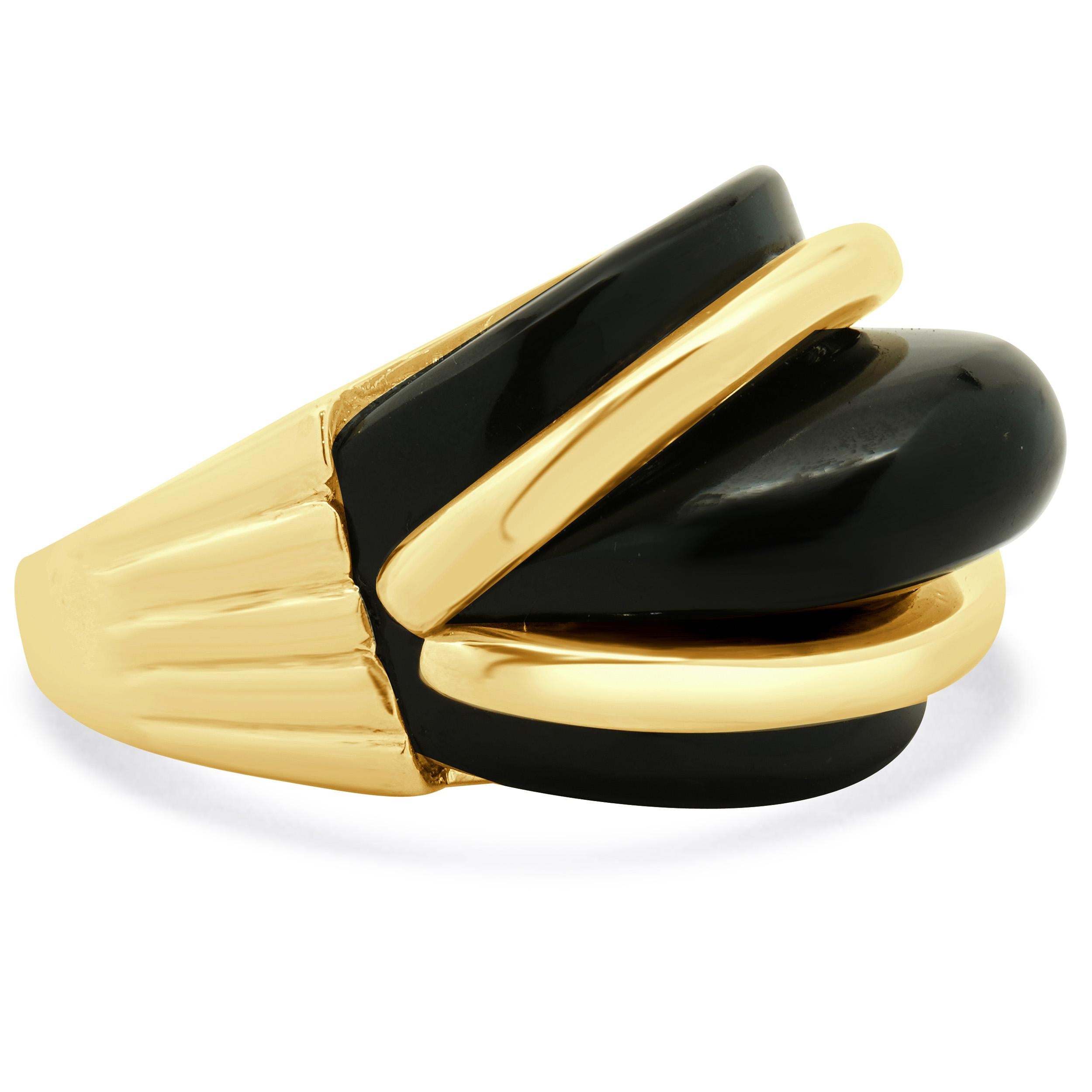 Anello smerlato con onice in oro giallo 14 carati In condizioni ottime in vendita a Scottsdale, AZ