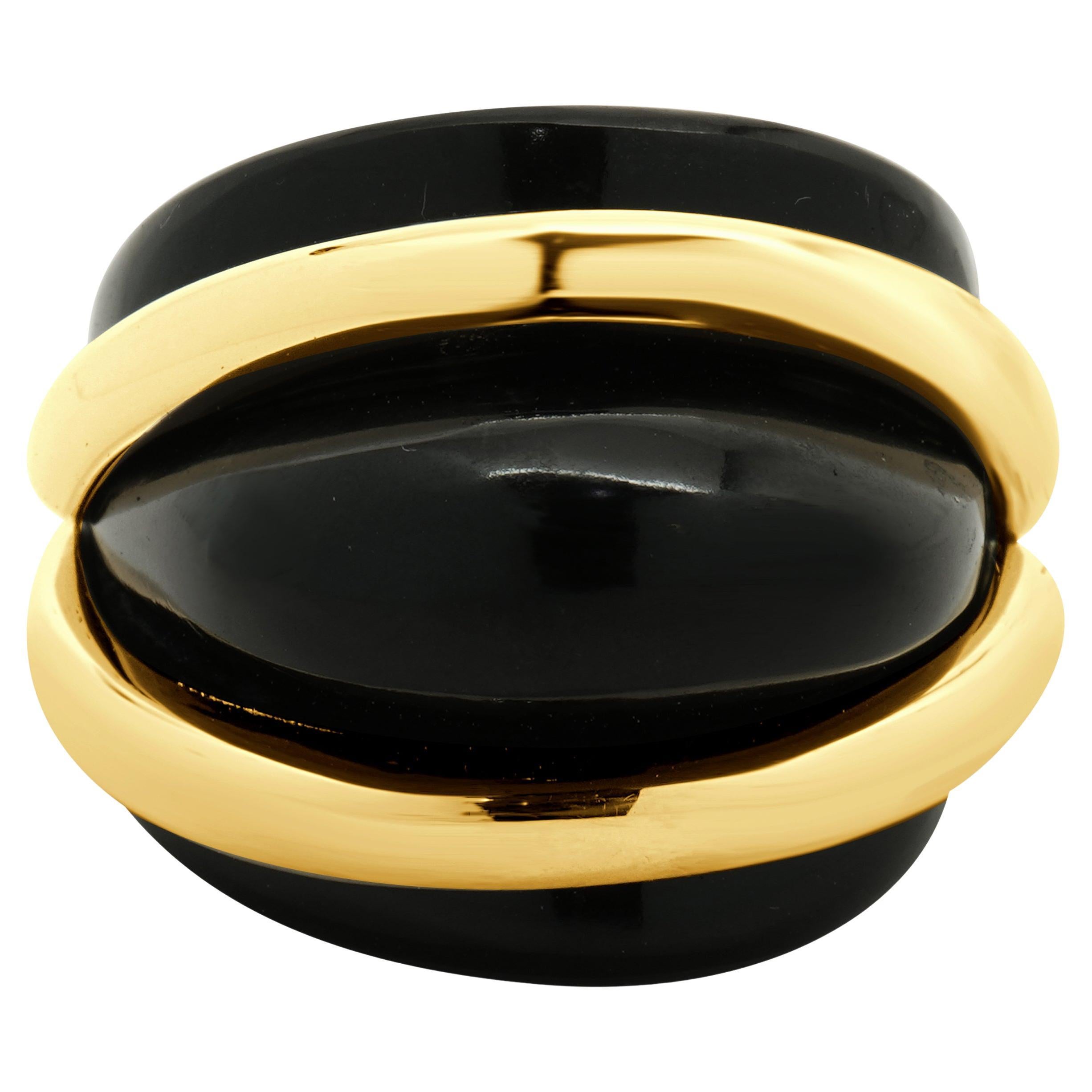 Anello smerlato con onice in oro giallo 14 carati