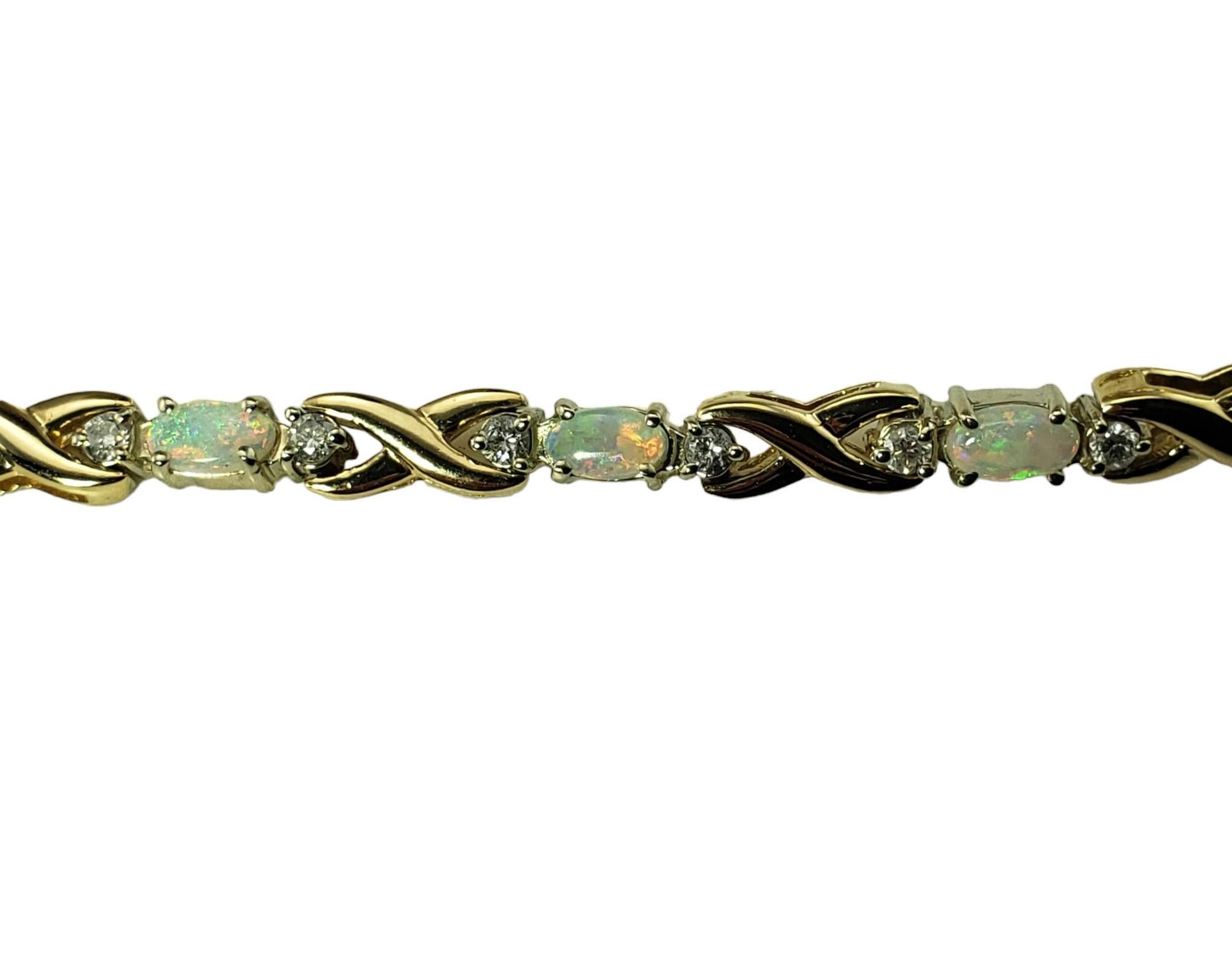 14 Karat Yellow Gold Opal and Diamond Bracelet #15578 In Good Condition In Washington Depot, CT