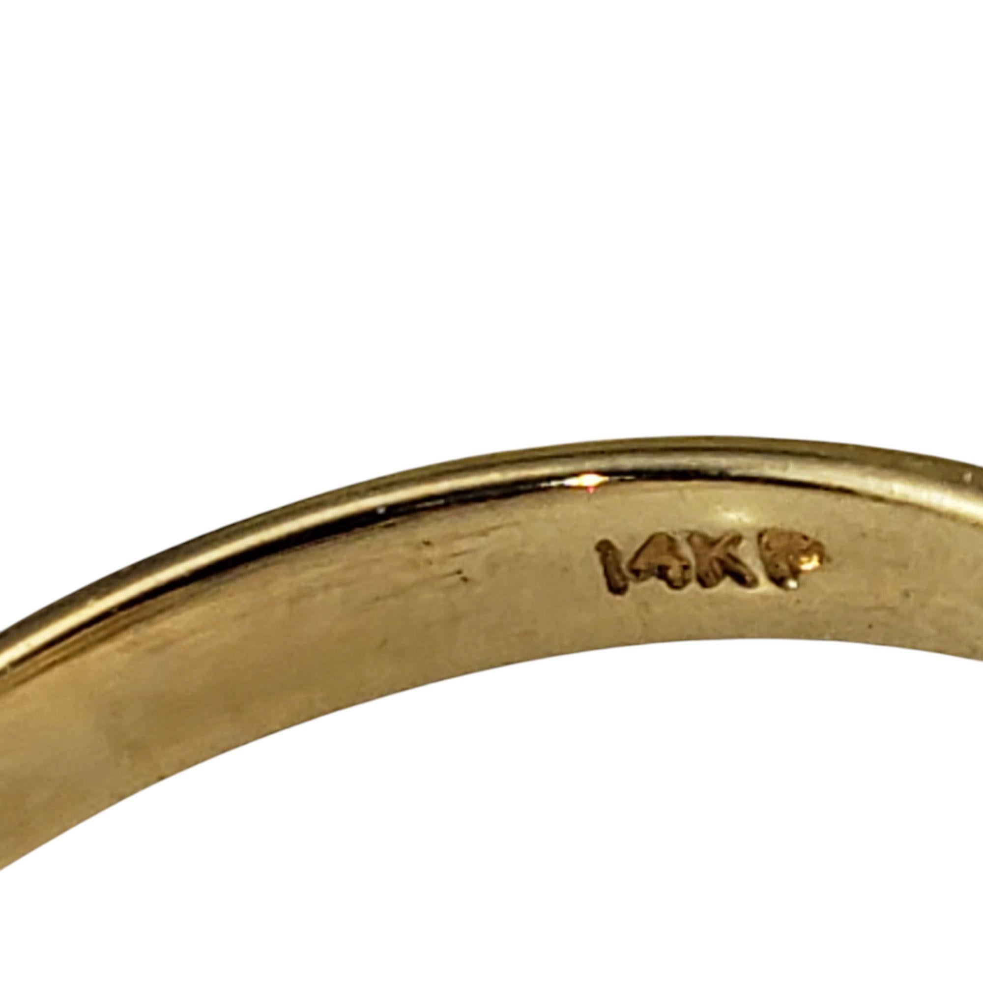 Bague en or jaune 14 carats avec opale et halo de diamants taille 5,25 n° 21456 Bon état - En vente à Washington Depot, CT