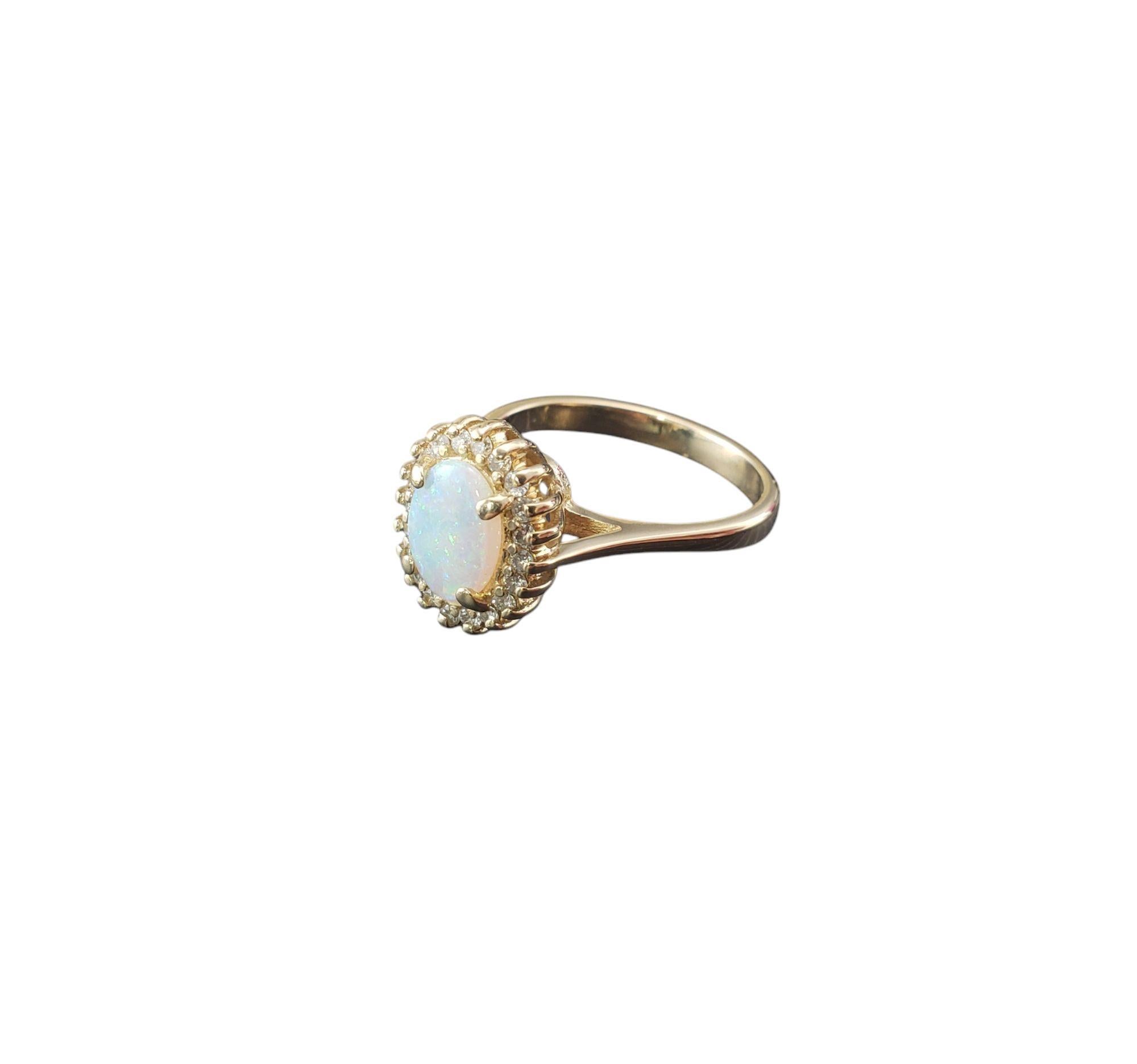 Anello aureola in oro giallo 14 carati con opale e diamanti, misura 5,5 #20937 In condizioni buone in vendita a Washington Depot, CT