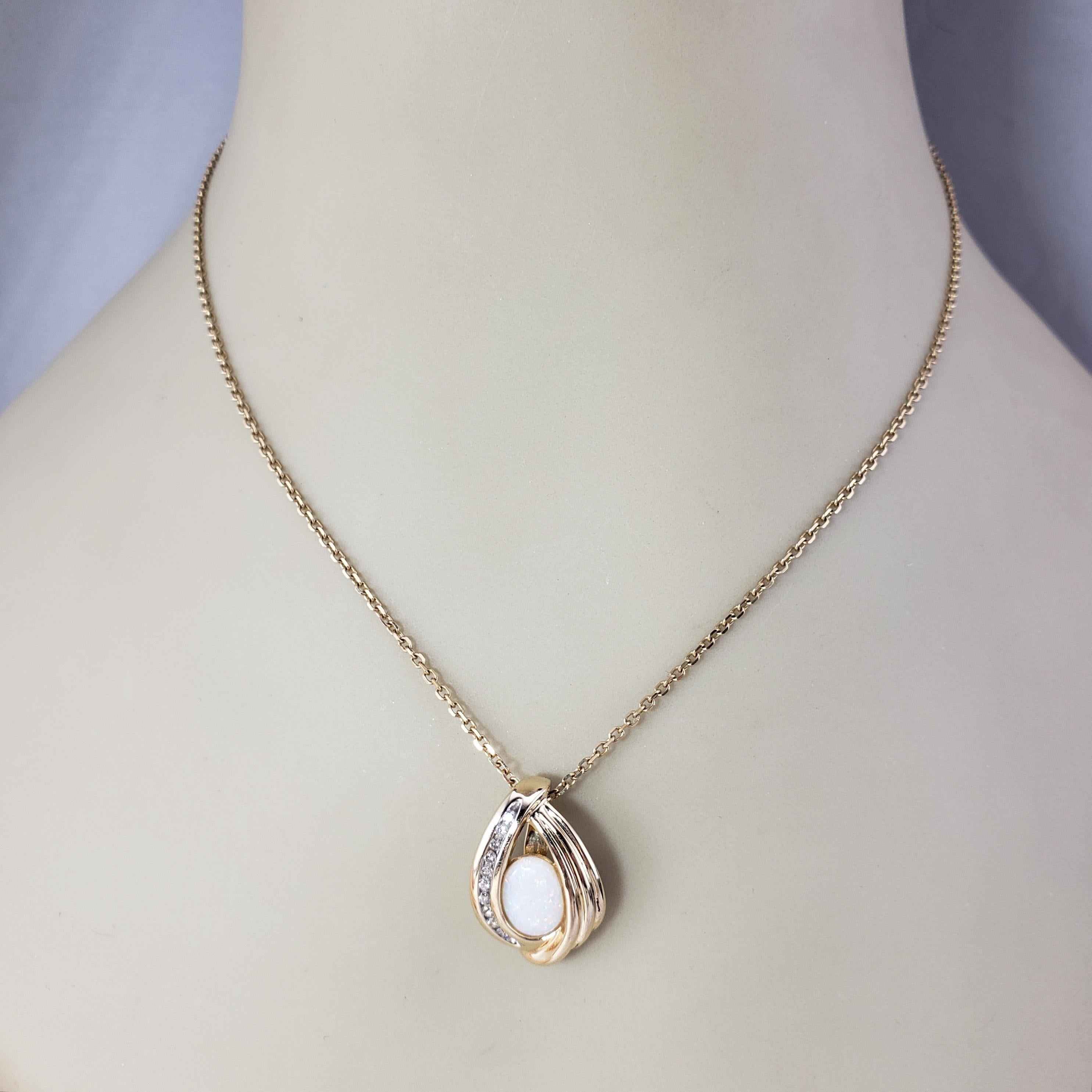 Pendentif en or jaune 14 carats avec opale et diamants n° 21338 en vente 1