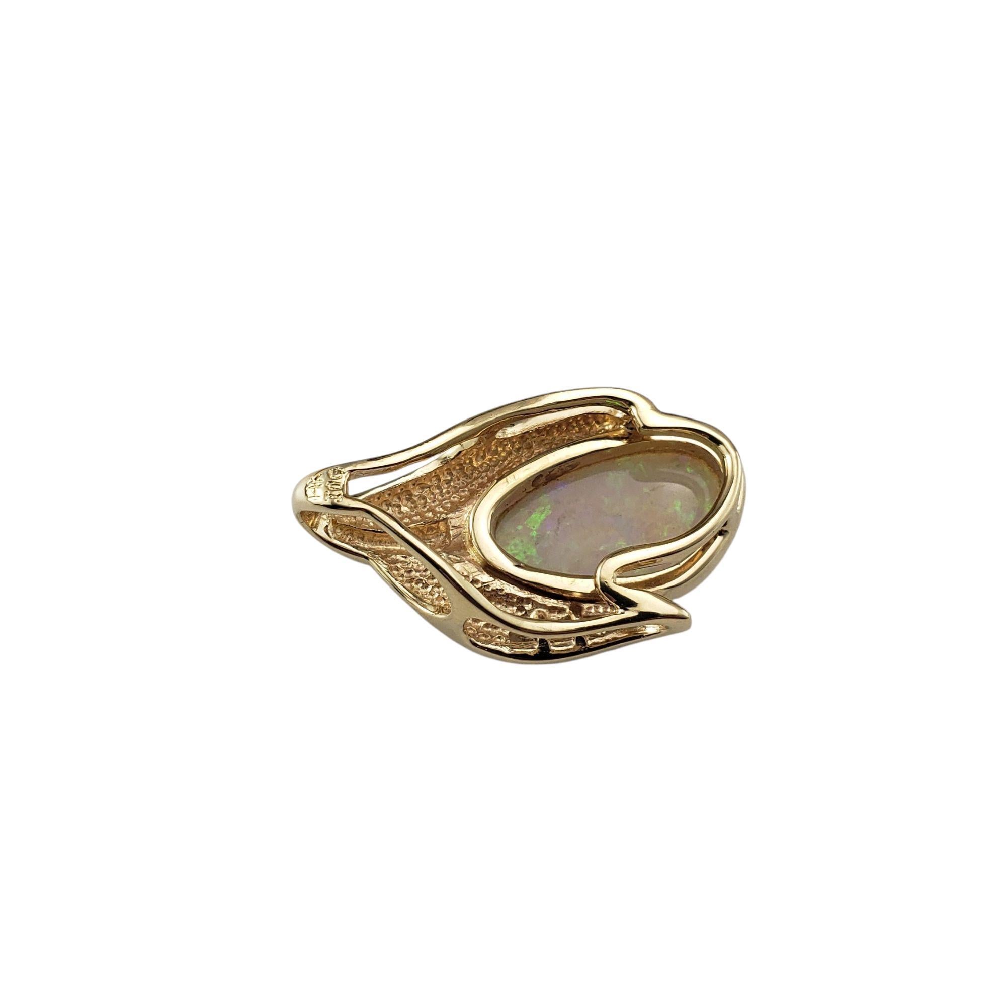 14 Karat Yellow Gold Opal and Diamond Pendant #21680 Damen im Angebot
