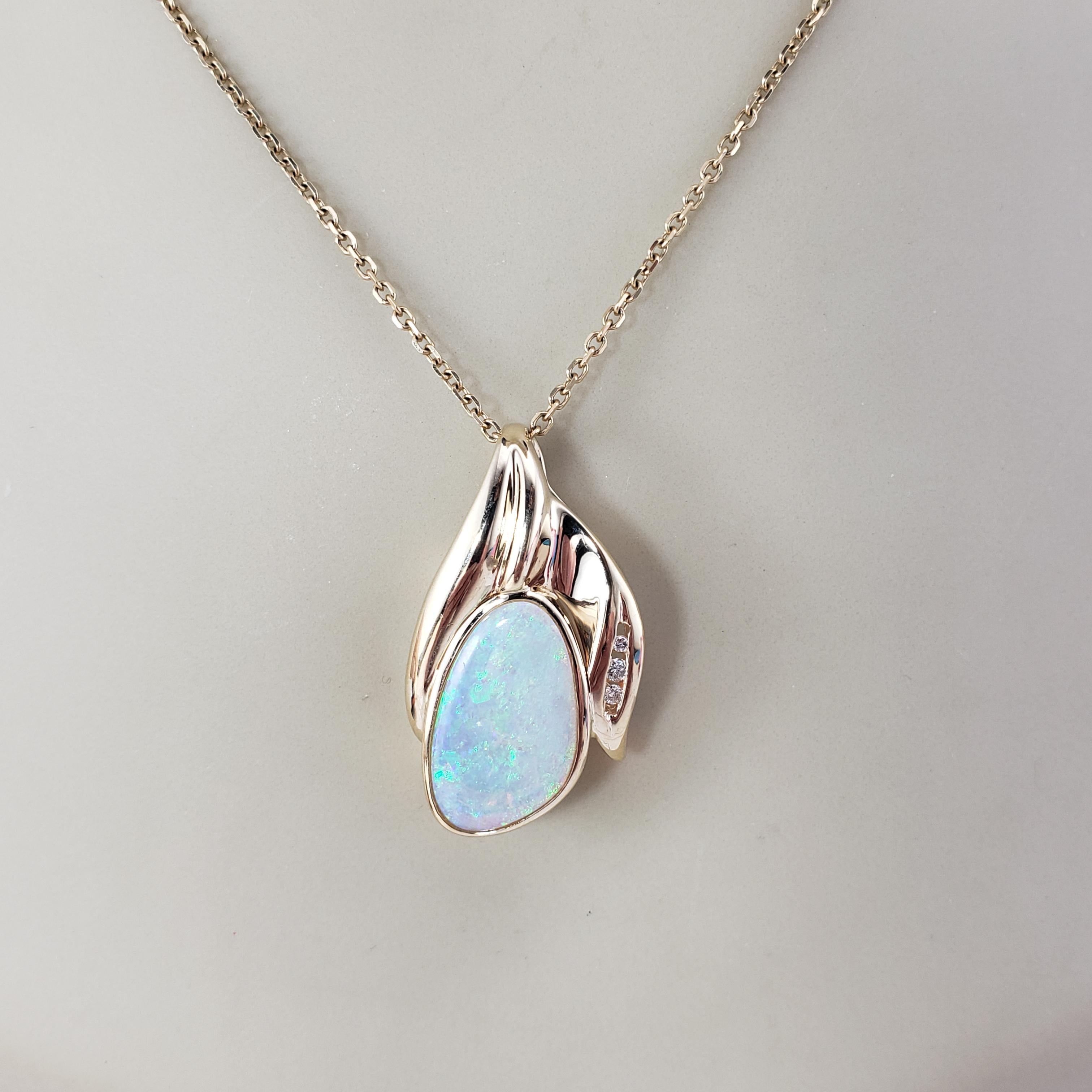 14 Karat Yellow Gold Opal and Diamond Pendant #21680 im Angebot 4