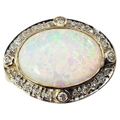 Opal- und Diamantring aus 14 Karat Gelbgold