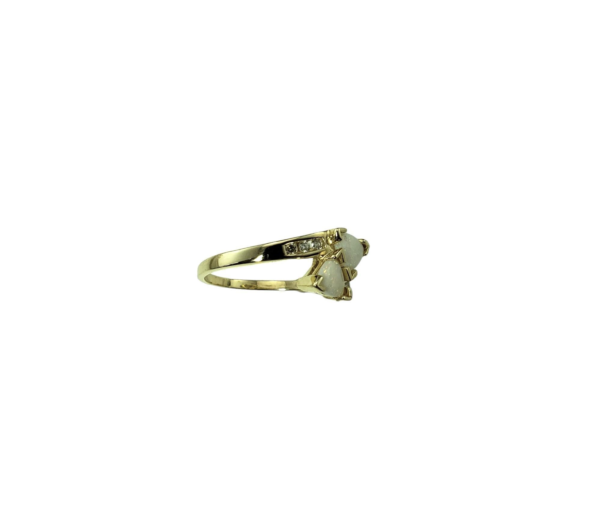 14 Karat Gelbgold Opal und Diamant Ring Größe 7,25 #15508 (Rundschliff)