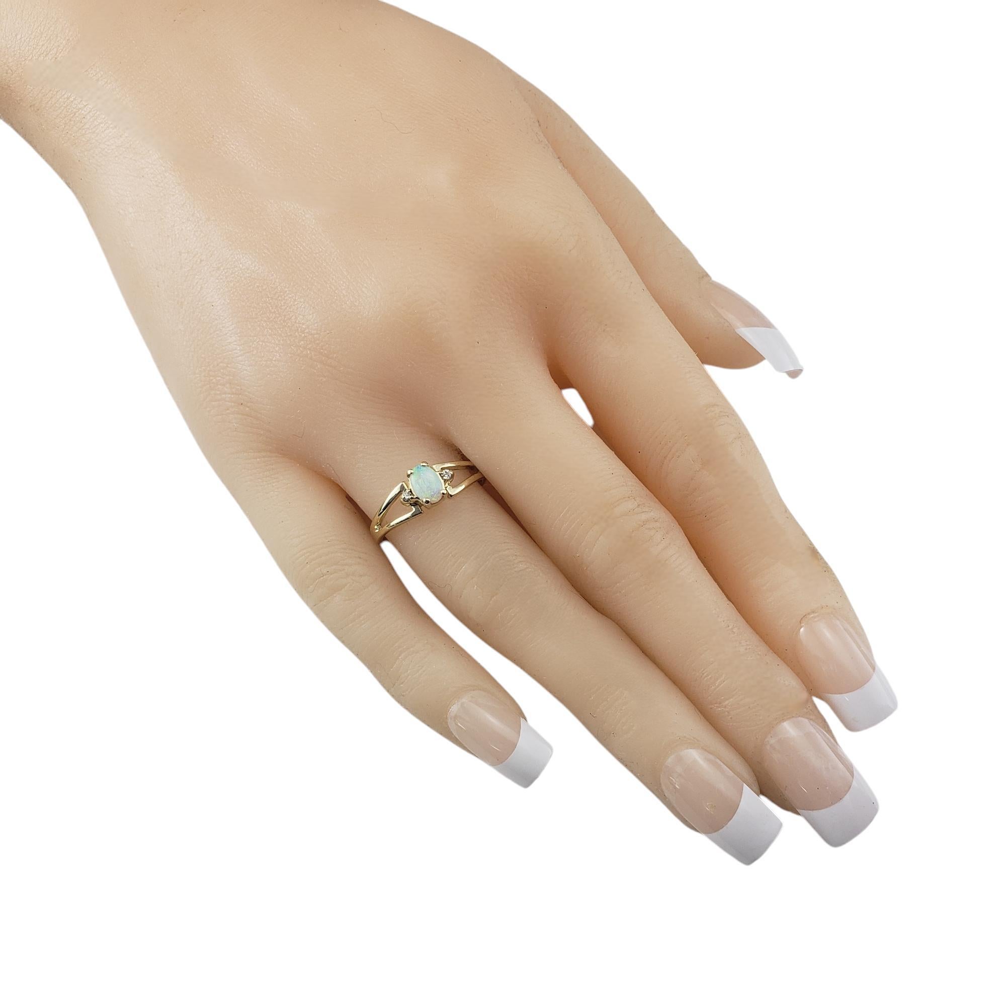 Anillo de oro amarillo de 14 quilates con ópalo y diamantes talla 7,5 #20752 en venta 2