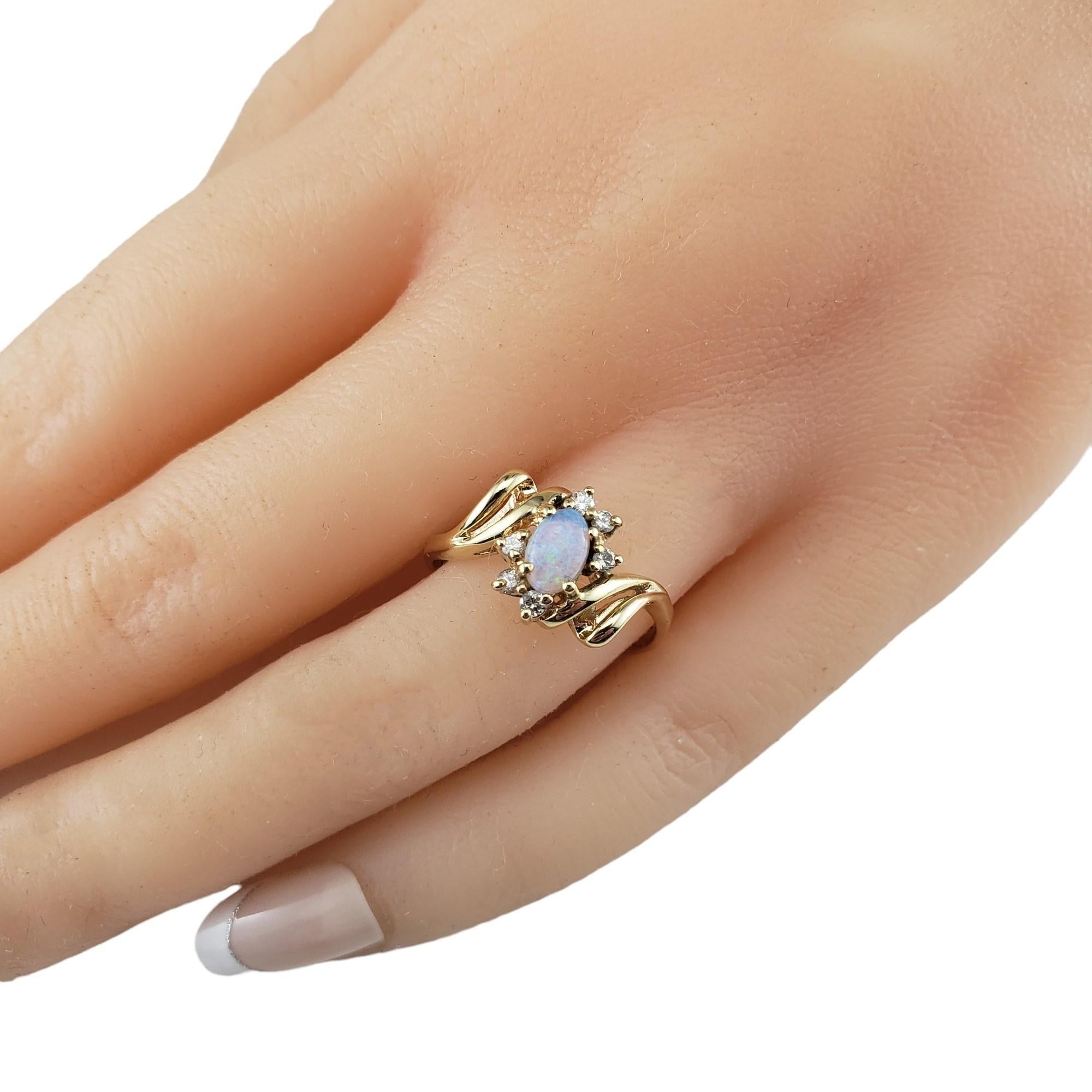 Bague en or jaune 14 carats avec opale et diamants taille 8,25 n°16352 en vente 1