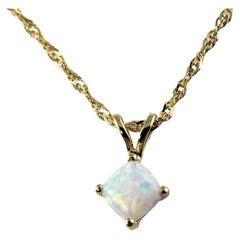 14 Karat Yellow Gold Opal Pendant Necklace