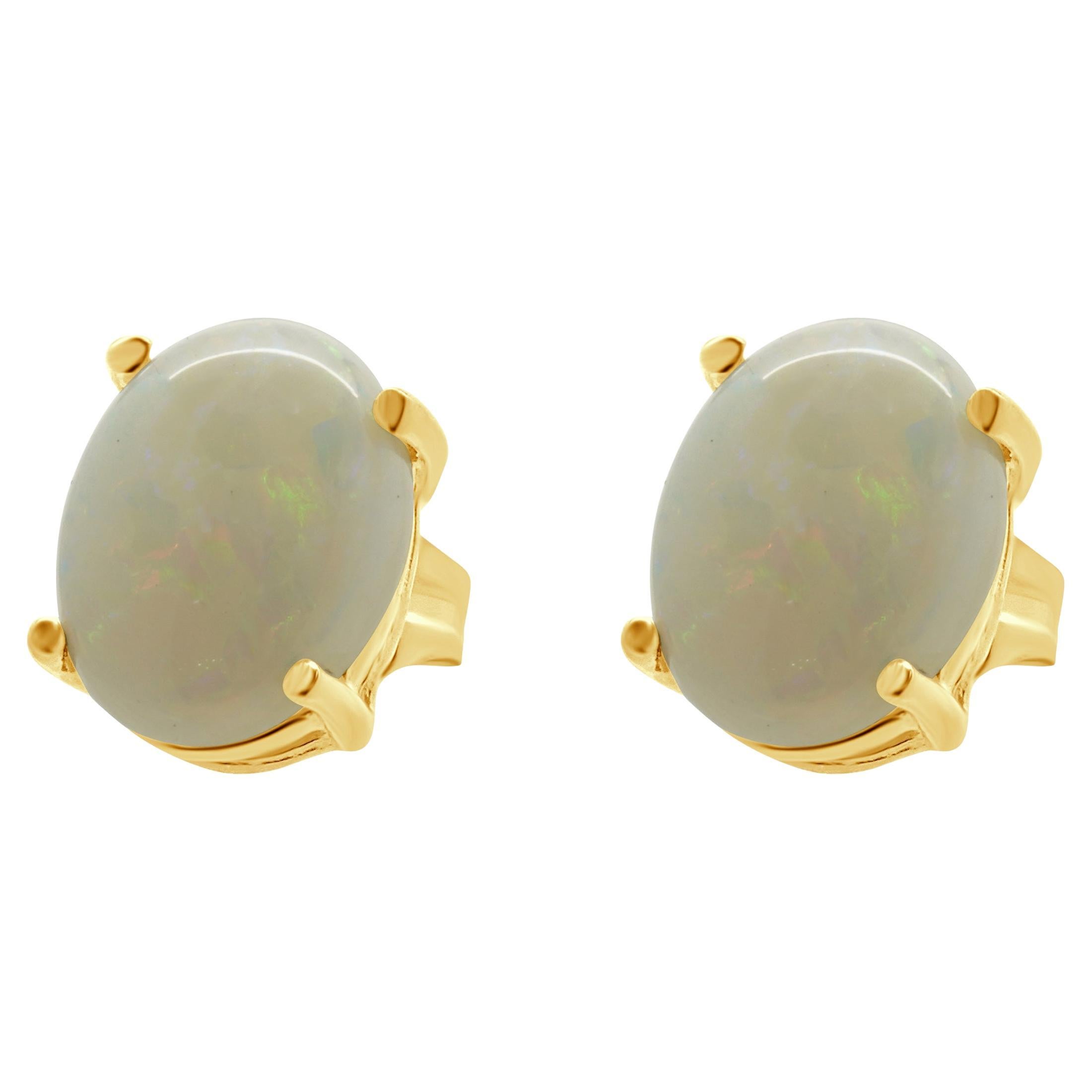 14 Karat Yellow Gold Opal Stud Earrings in vendita