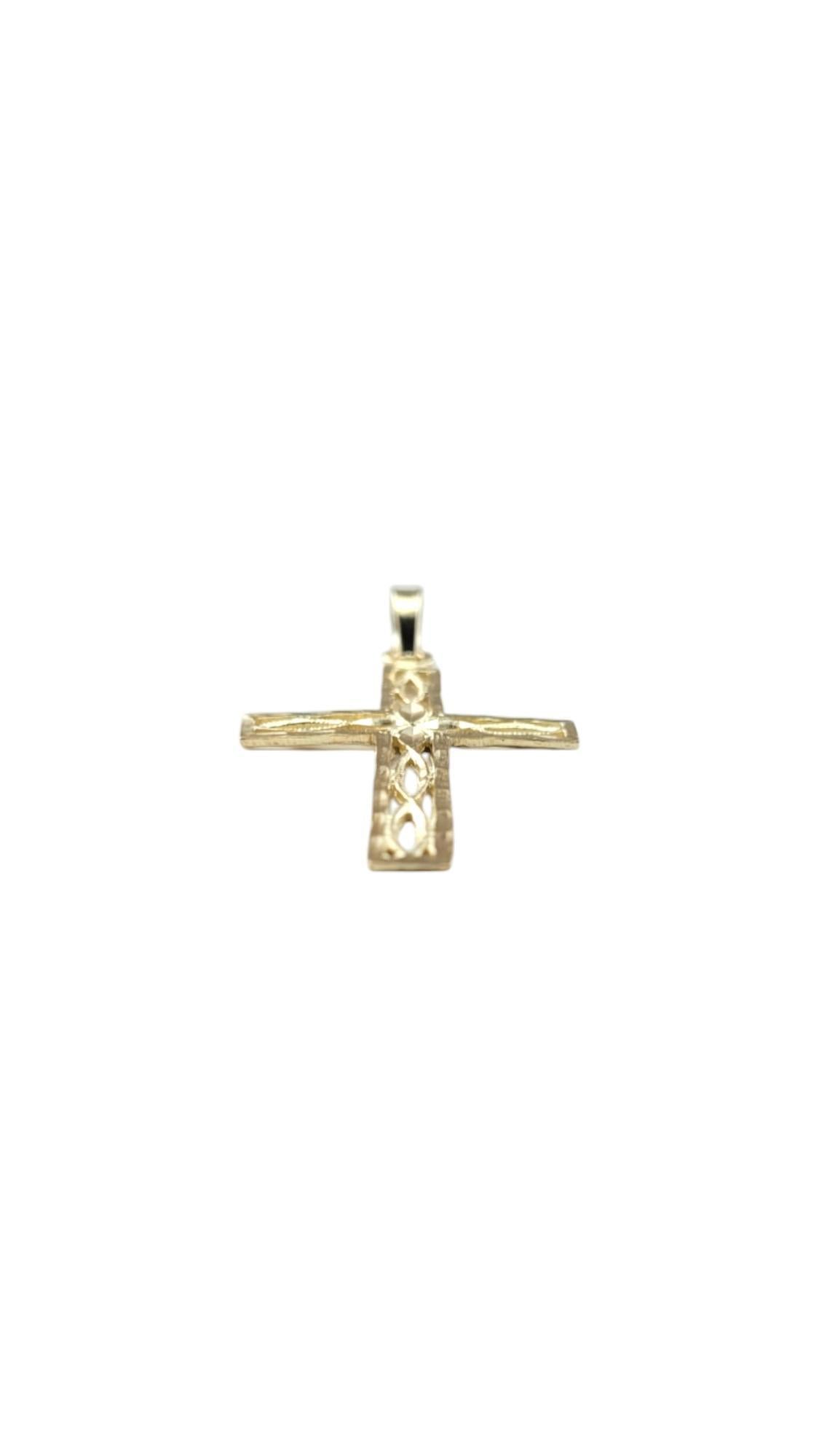 Pendentif croix ouverte en or jaune 14 carats n°20896 Bon état - En vente à Washington Depot, CT