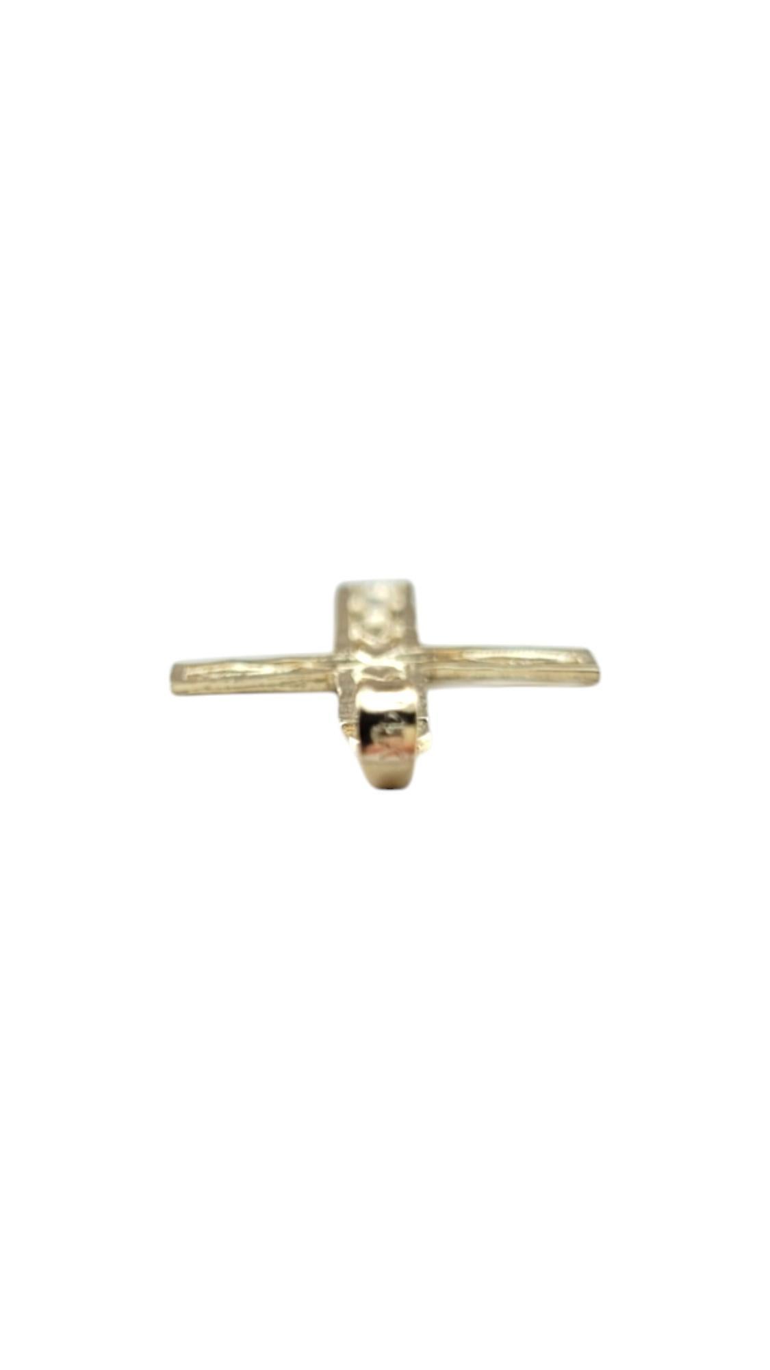 Pendentif croix ouverte en or jaune 14 carats n°20896 en vente 1