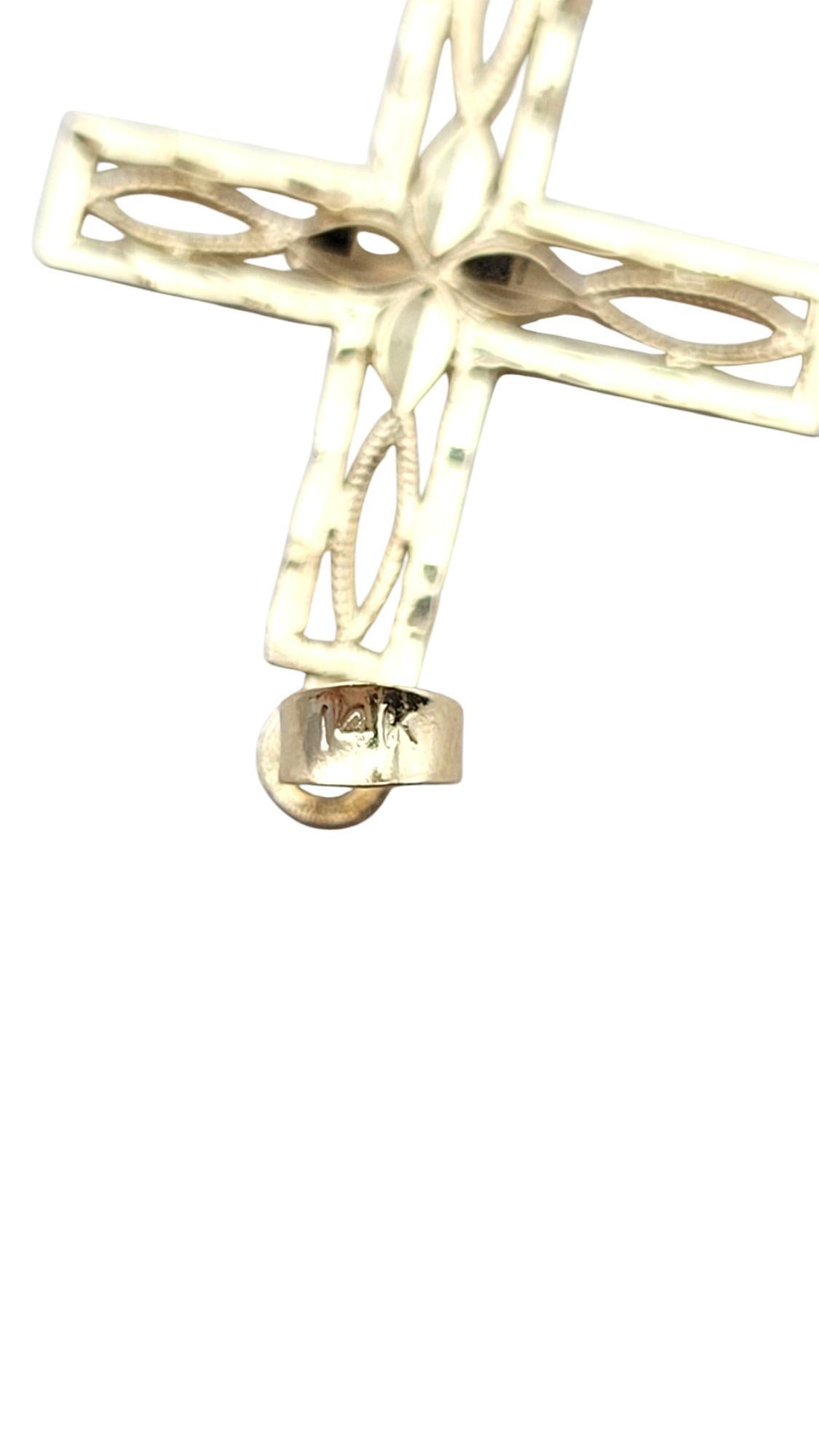 Pendentif croix ouverte en or jaune 14 carats n°20896 en vente 3