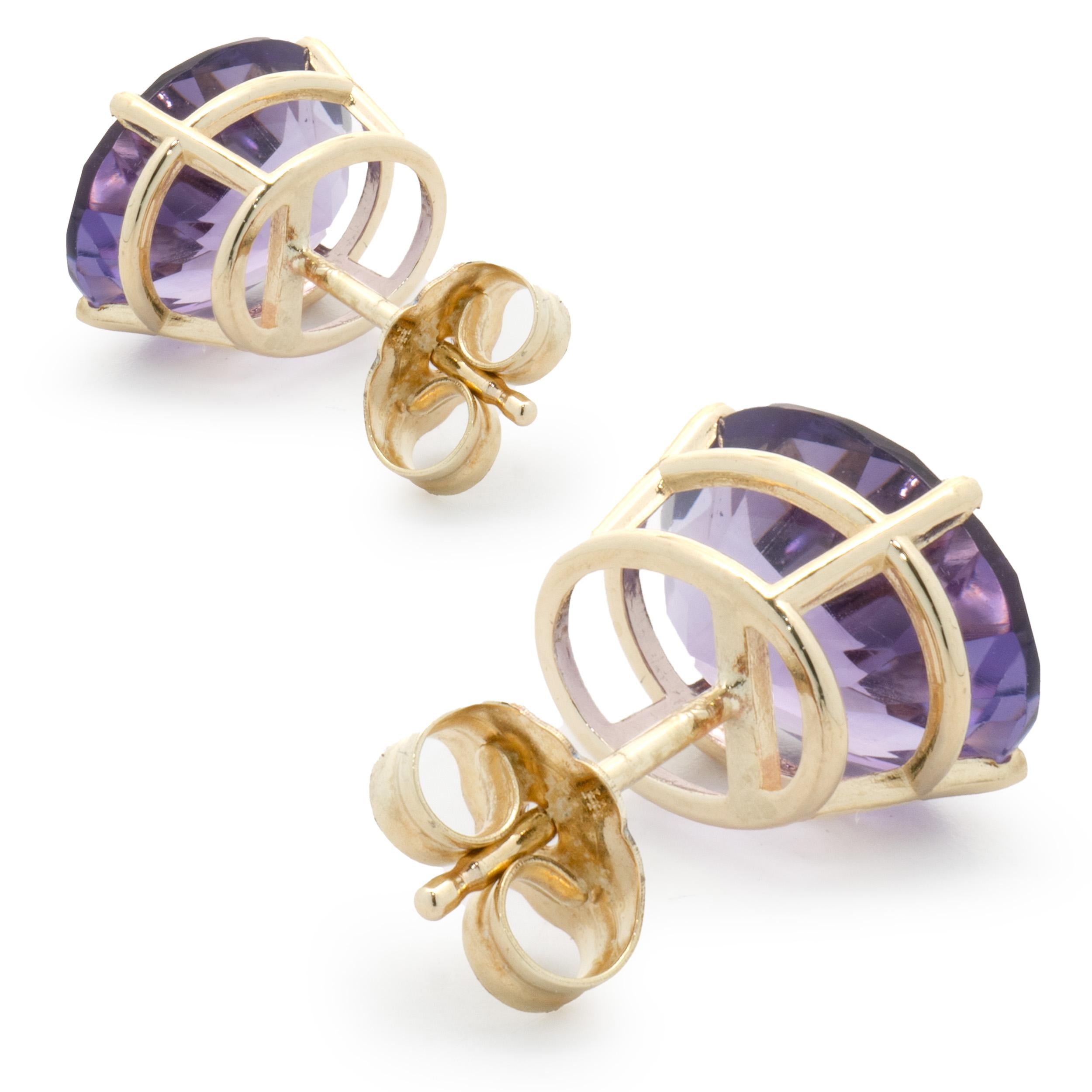 Designer: kundenspezifisch
MATERIAL: 14K Gelbgold
Amethyst: 2 Ovalschliffe = 4,95cttw
Abmessungen: Ohrringe sind 10 mm lang
Gewicht: 2.04 Gramm