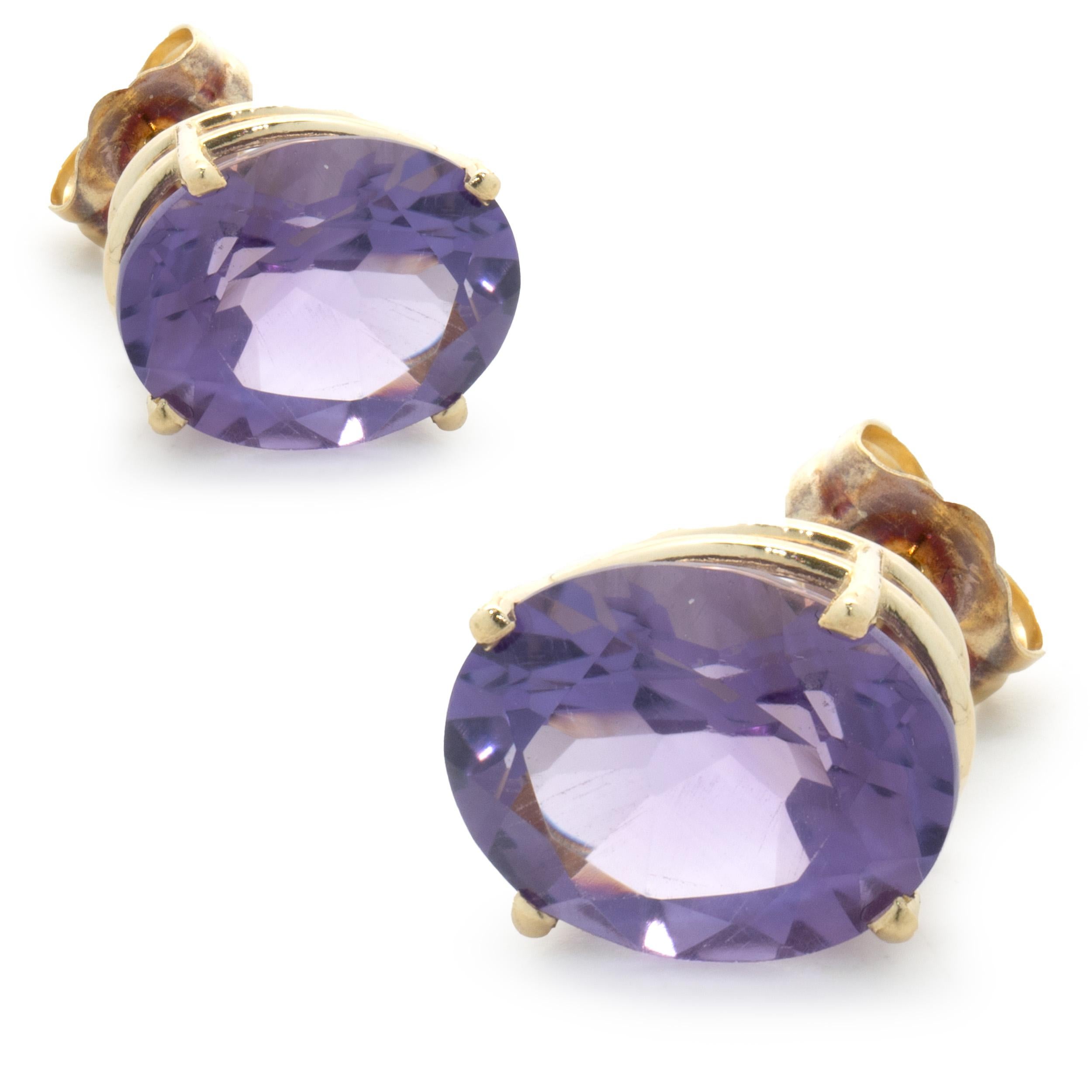 Ovale Amethyst-Ohrstecker aus 14 Karat Gelbgold (Ovalschliff)
