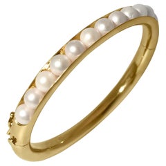 14 Karat Yellow Gold Oval Bangle Bracelet with T-Pearls by Manart