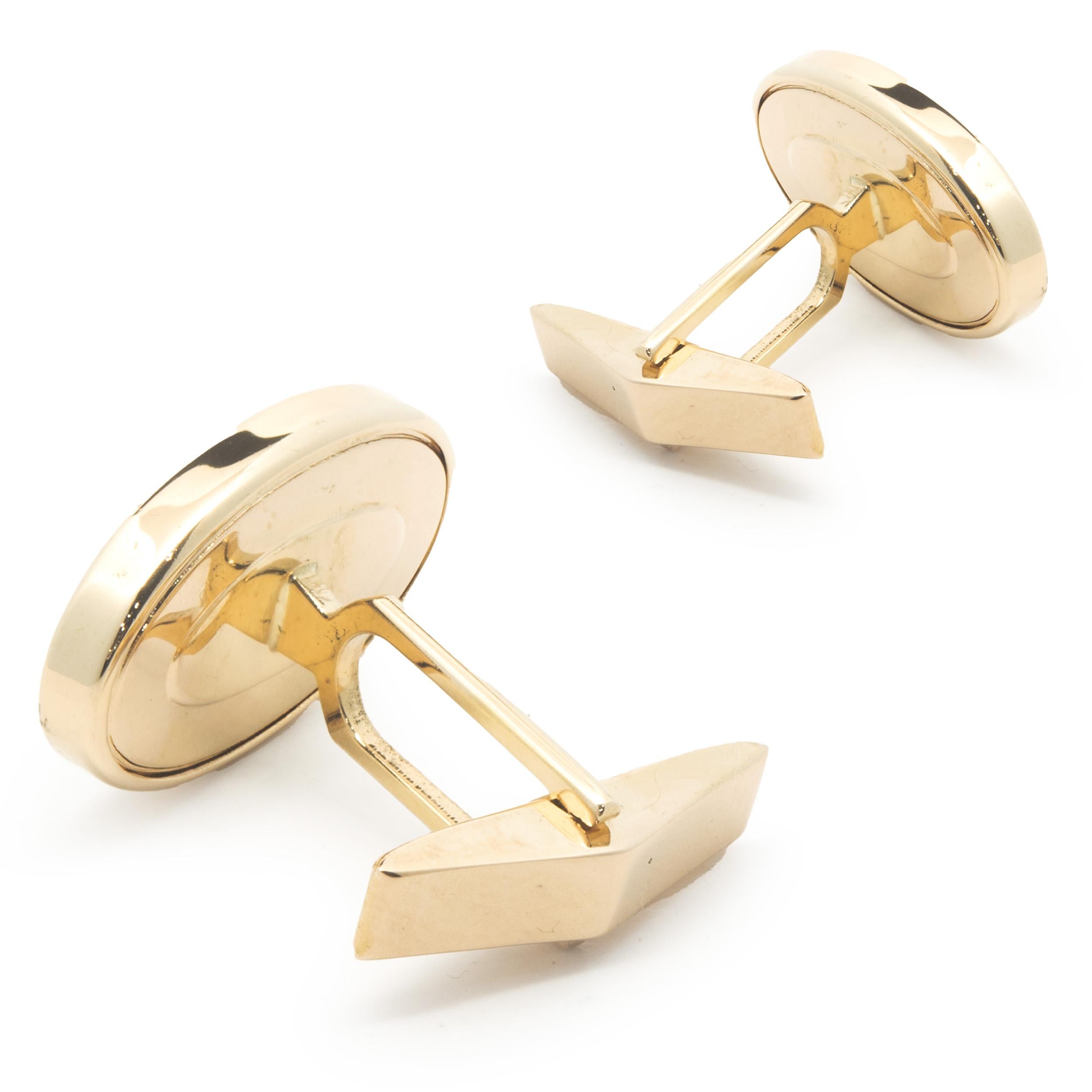 Material: 14K yellow gold
Dimensions: cufflinks measure 21 x 14mm
Weight: 7.95 grams
