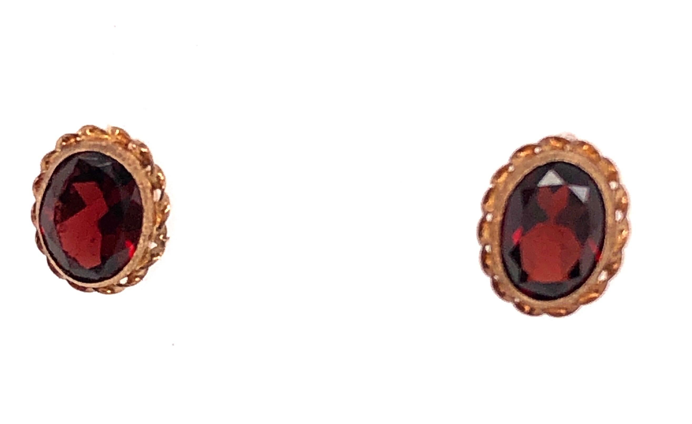 14 Karat Yellow Gold Oval Button Smoked Topaz Earrings In Good Condition For Sale In Stamford, CT