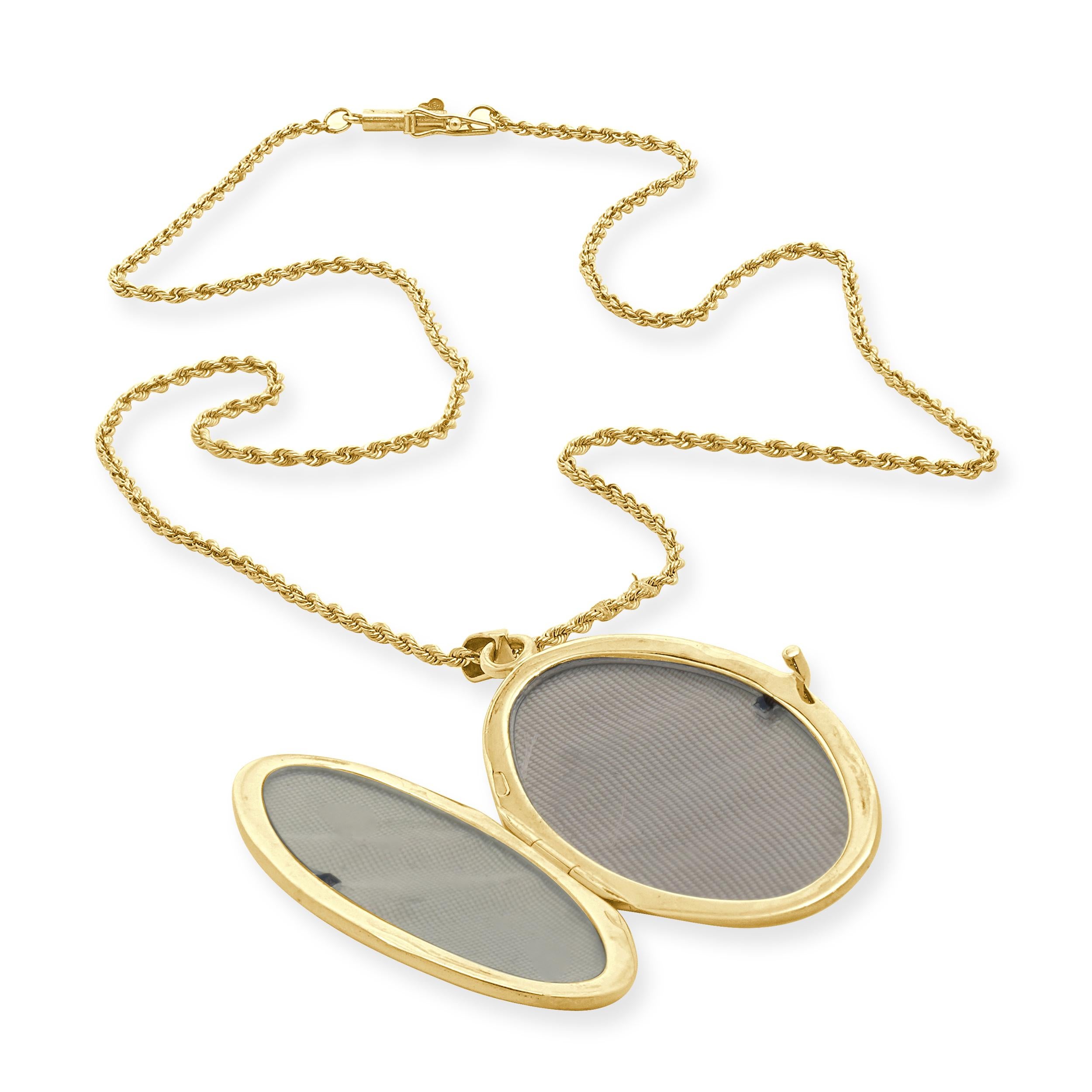 Diseñador: custom
Material: oro amarillo de 14 quilates
Dimensiones: el collar mide 45 cm de largo
Peso: 16,19 gramos
