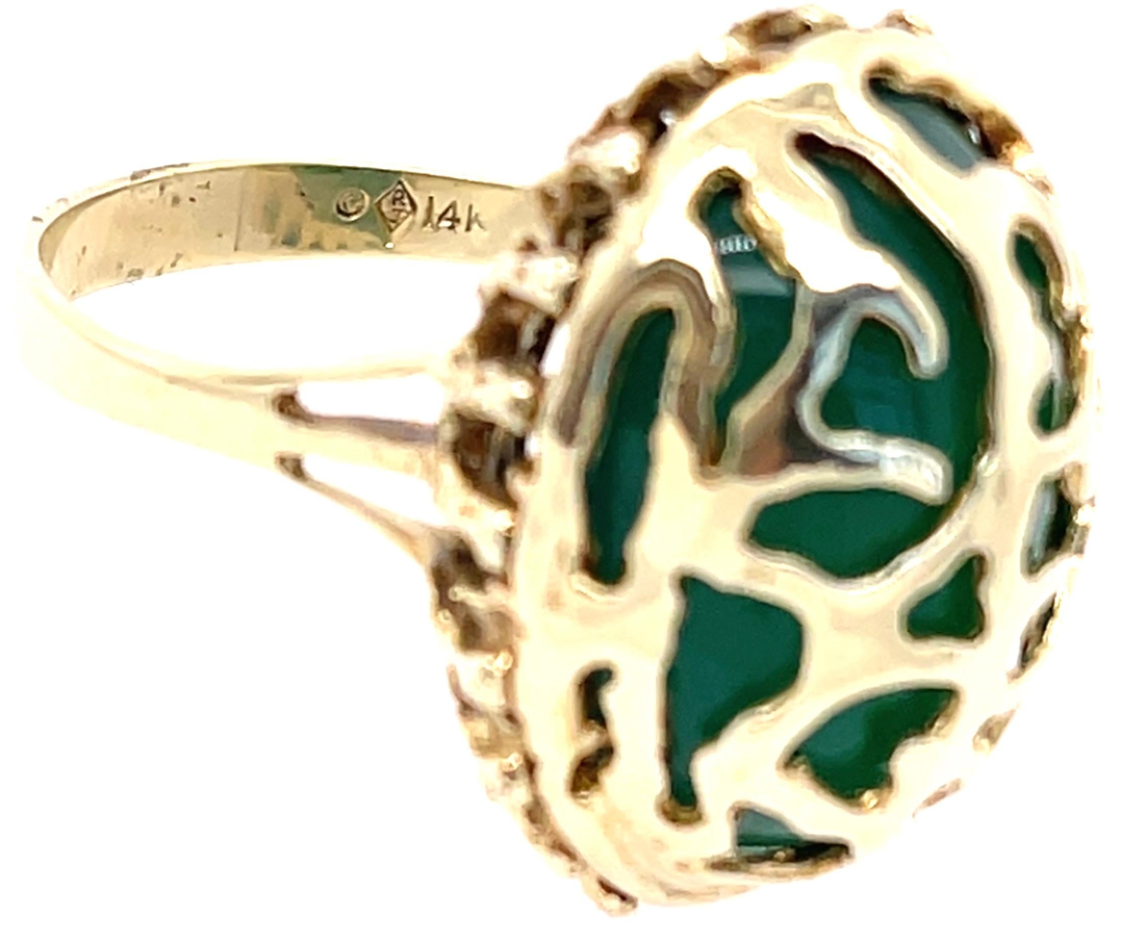 14 Karat Yellow Gold Oval Green Onyx with Filigree Overlay Solitaire Ring For Sale 6