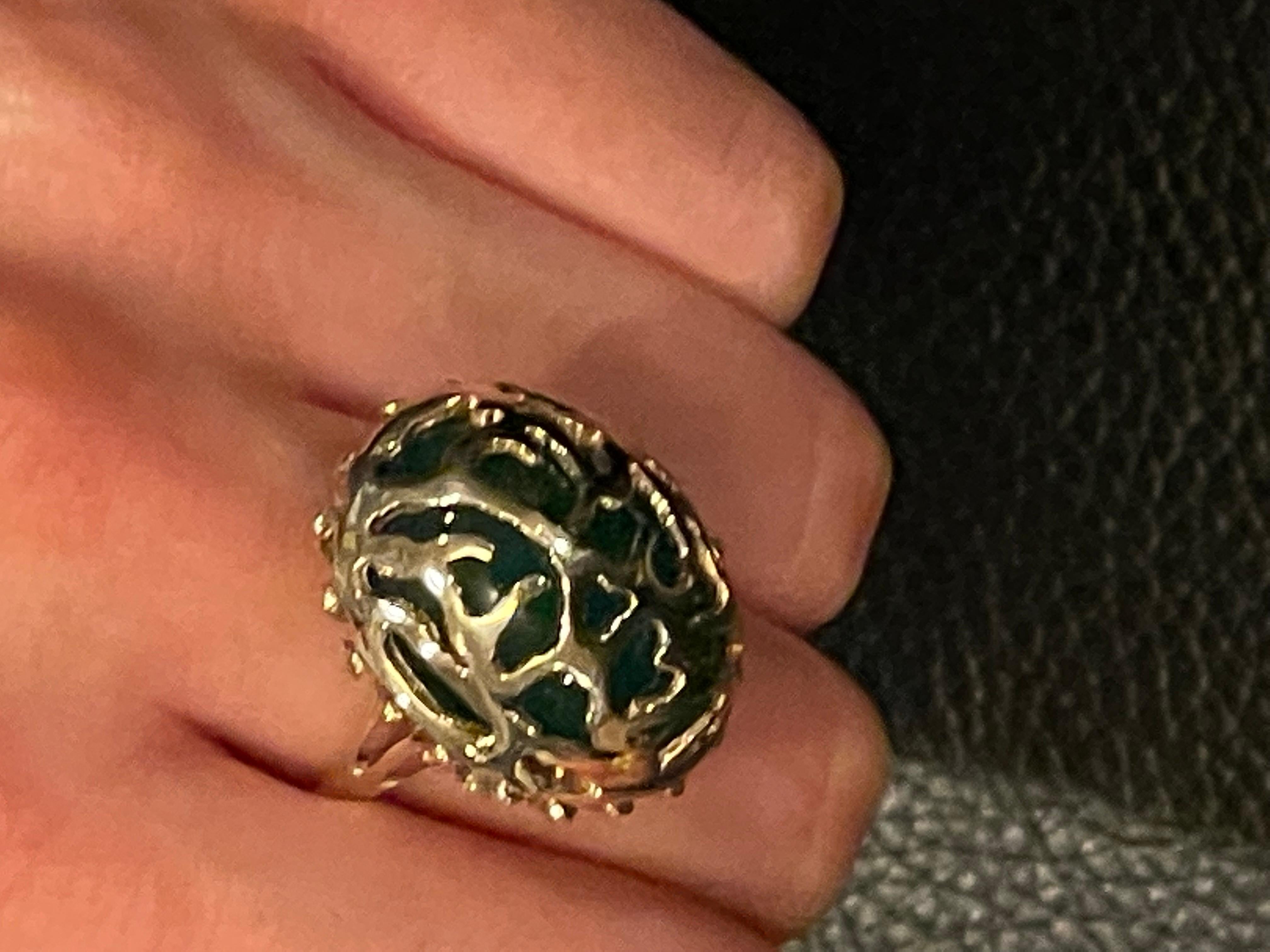 14 Karat Yellow Gold Oval Green Onyx with Filigree Overlay Solitaire Ring For Sale 8