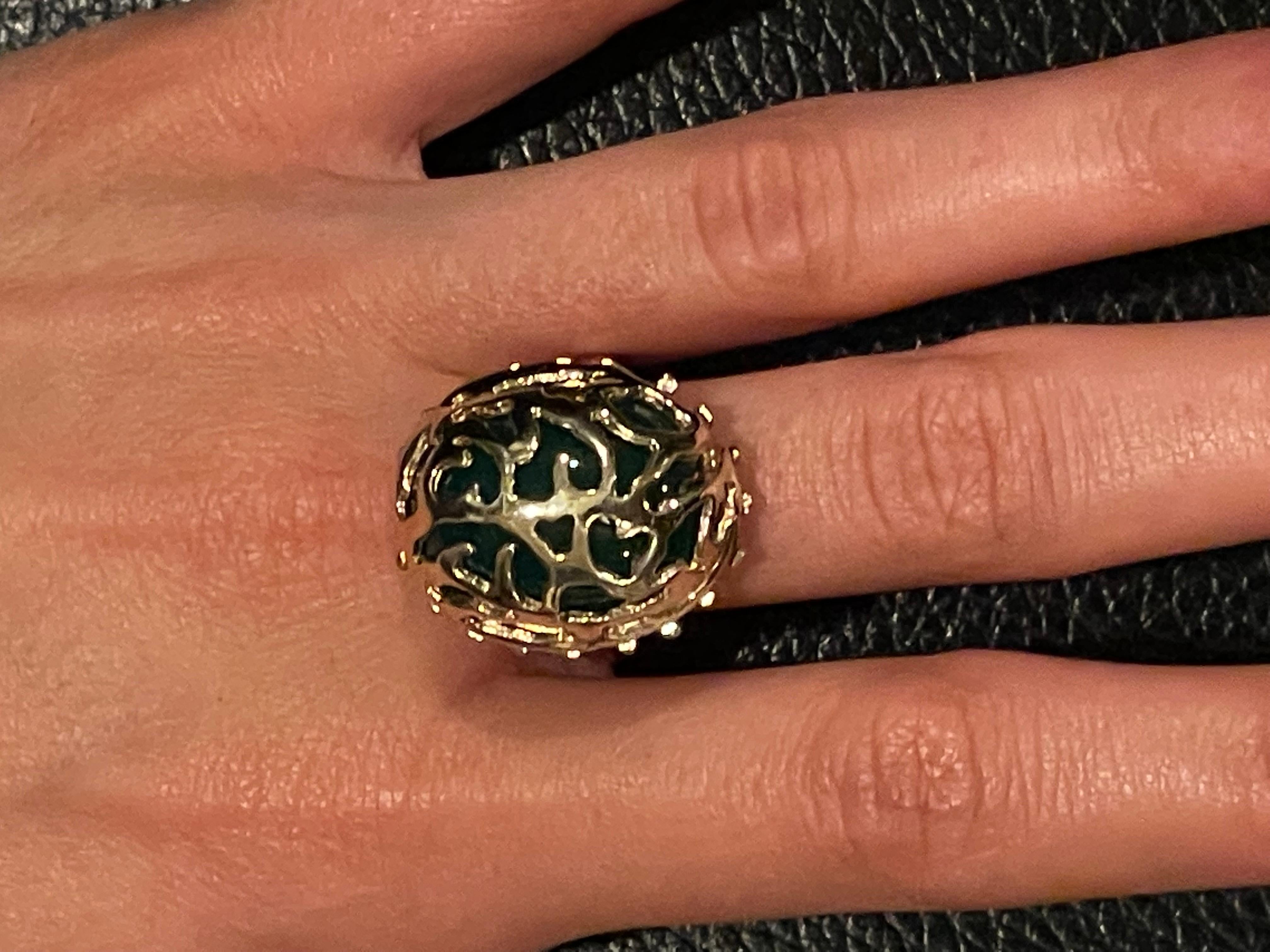 14 Karat Yellow Gold Oval Green Onyx with Filigree Overlay Solitaire Ring For Sale 9