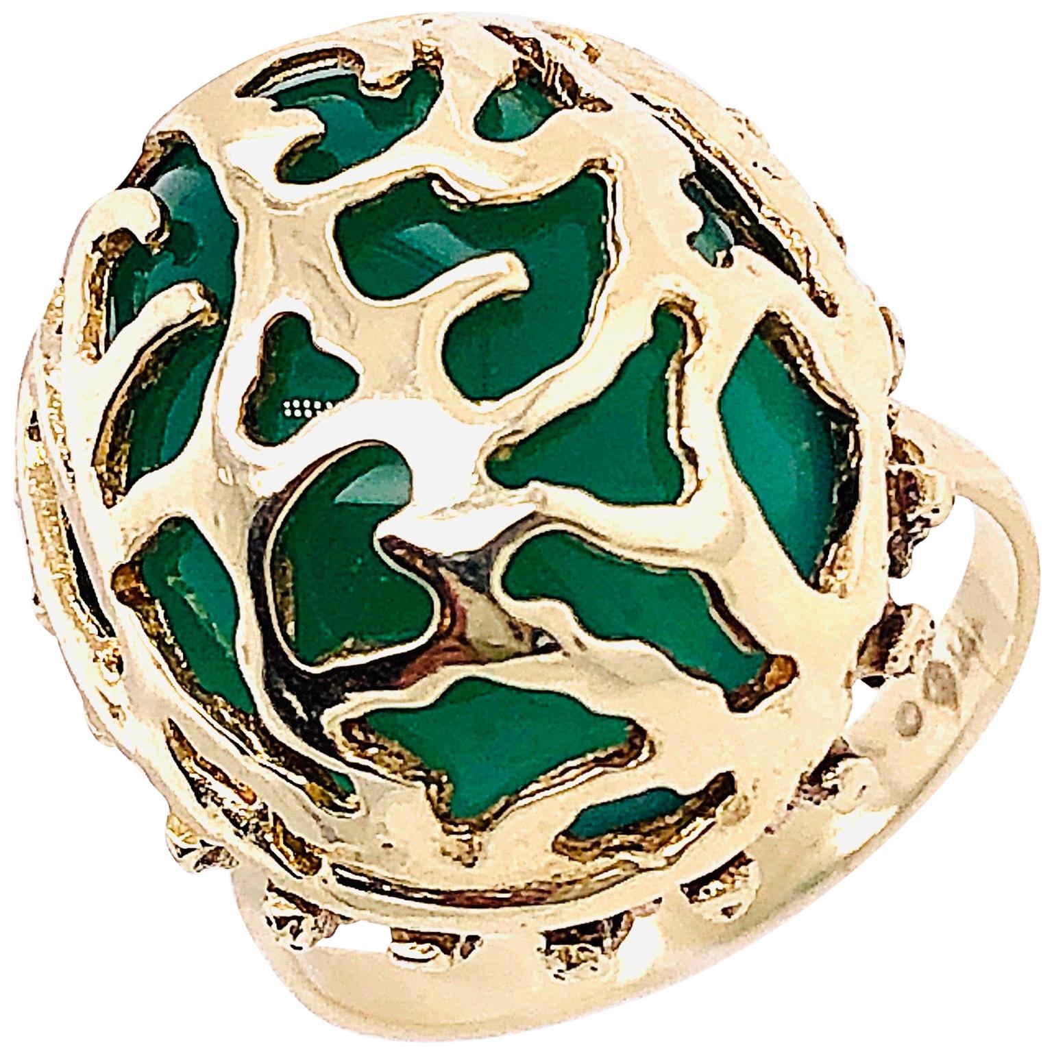 14 Karat Yellow Gold Oval Green Onyx with Filigree Overlay Solitaire Ring For Sale