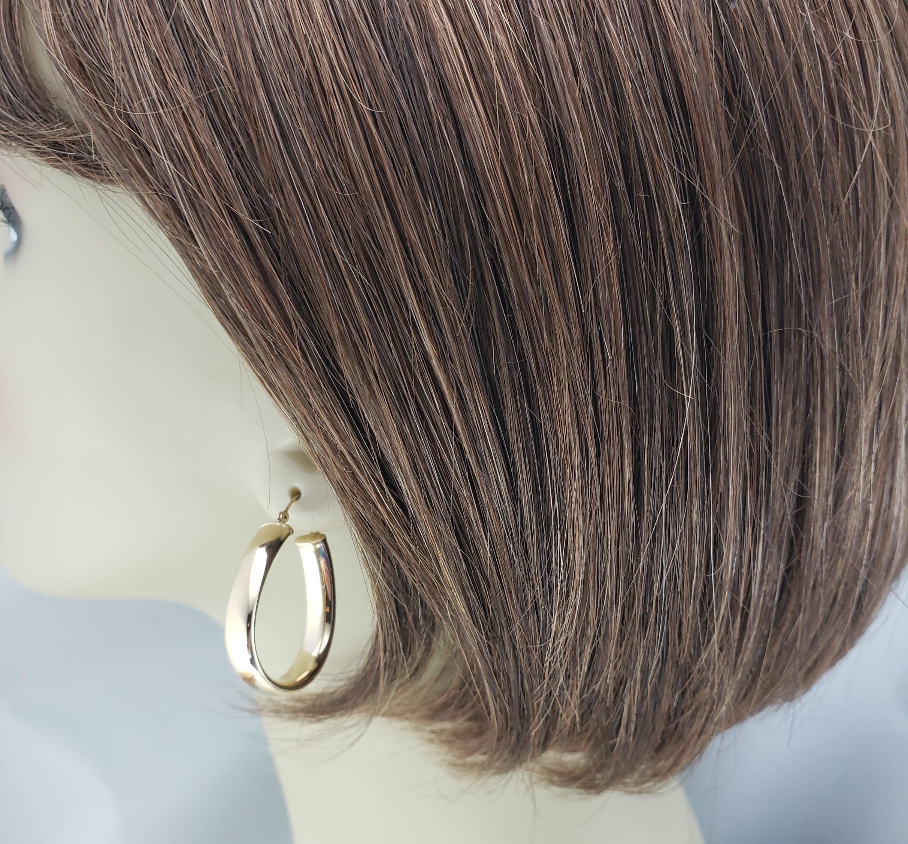 14 Karat Yellow Gold Oval Hoop Earrings #19758 For Sale 3
