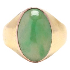Vintage 14 Karat Yellow Gold Oval Jade Signet Ring