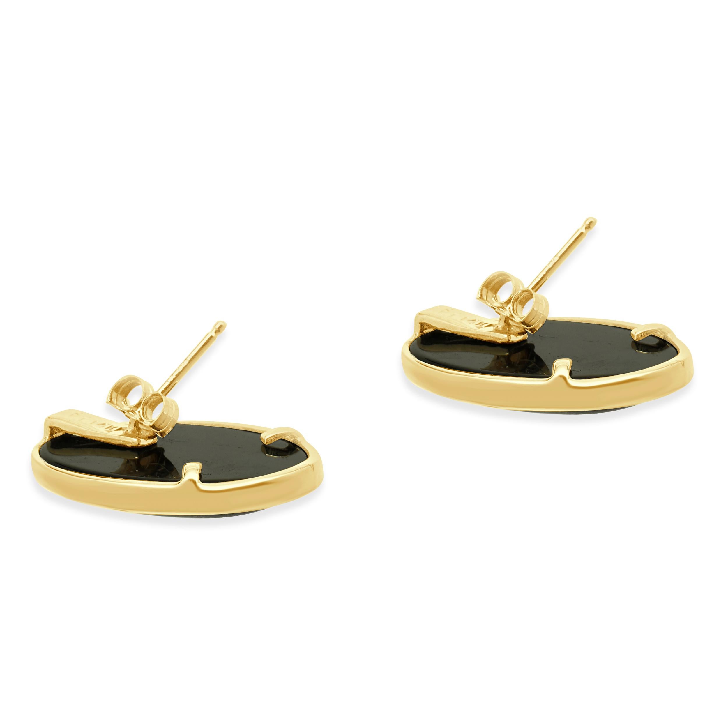 Taille ovale Boucles d'oreilles boutons en or jaune 14 carats Onyx ovale en vente