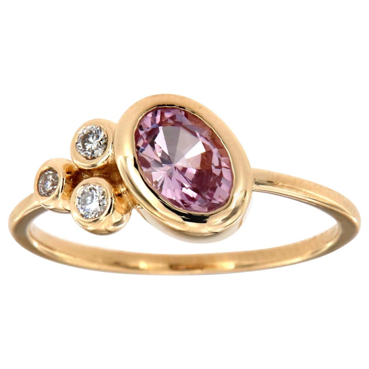 14 Karat Yellow Gold Oval Pink Saphire and Diamond Vintage Ring Center-3/4 Carat For Sale