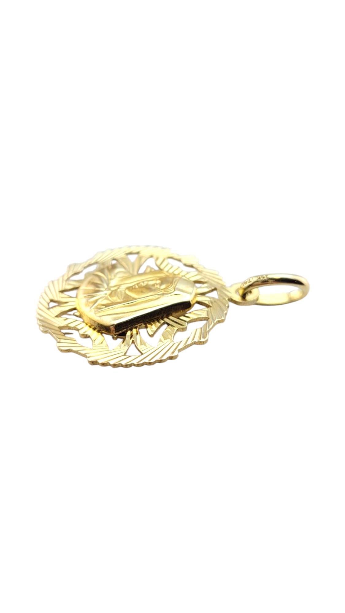 14 Karat Yellow Gold Oval Reversable Jesus Christ and Virgin Mary Pendant #21126 For Sale 1
