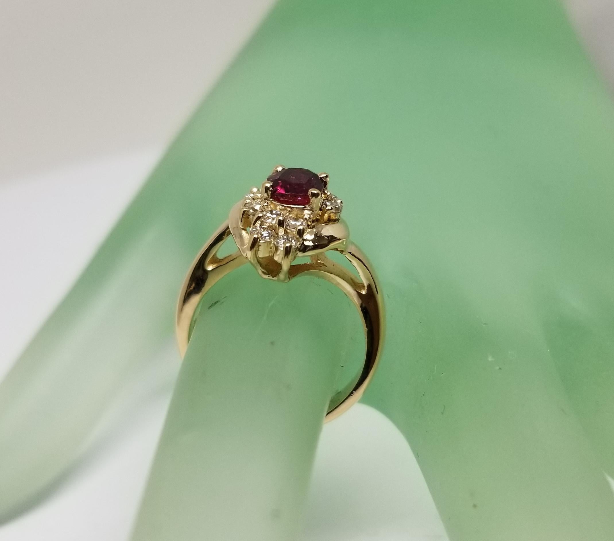 14 Karat Yellow Gold Oval Ruby Diamond Ring For Sale 1