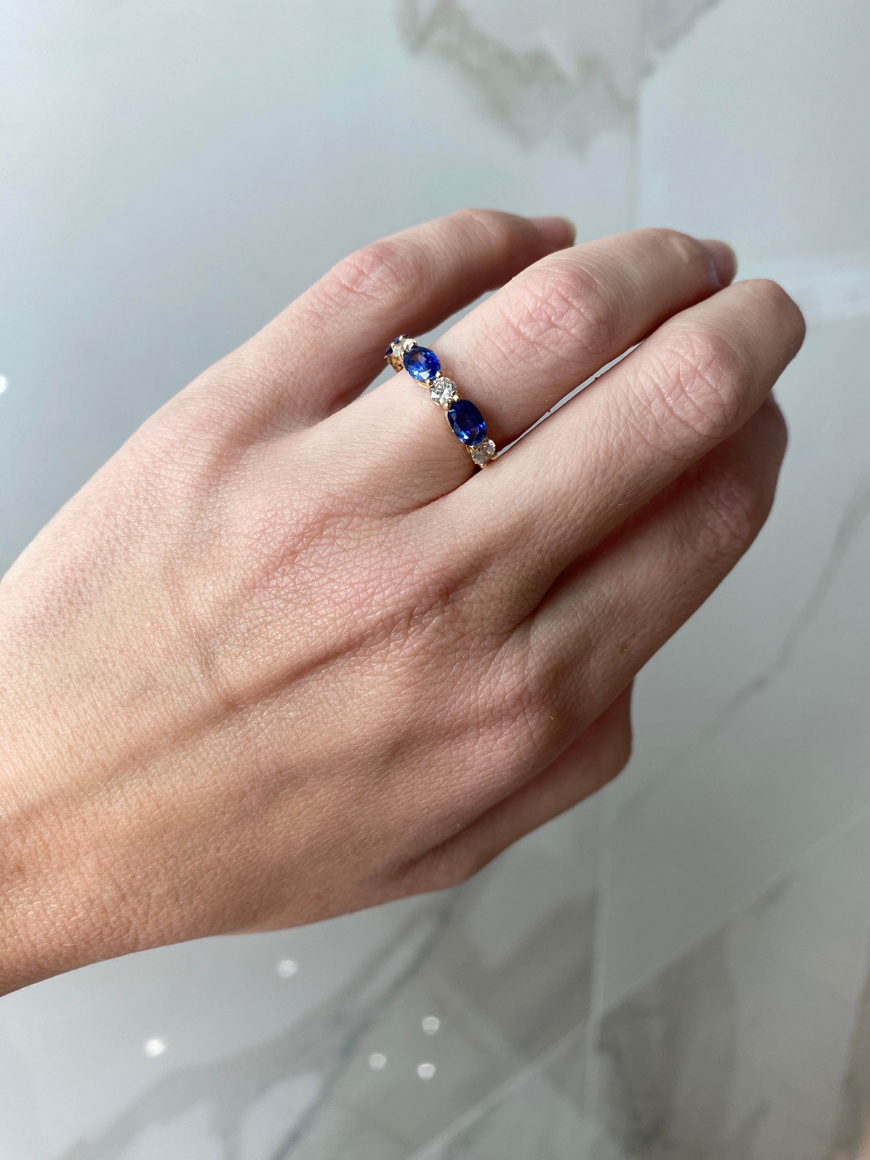 Bague en or jaune 14 carats avec saphir de forme ovale et diamants en vente 8