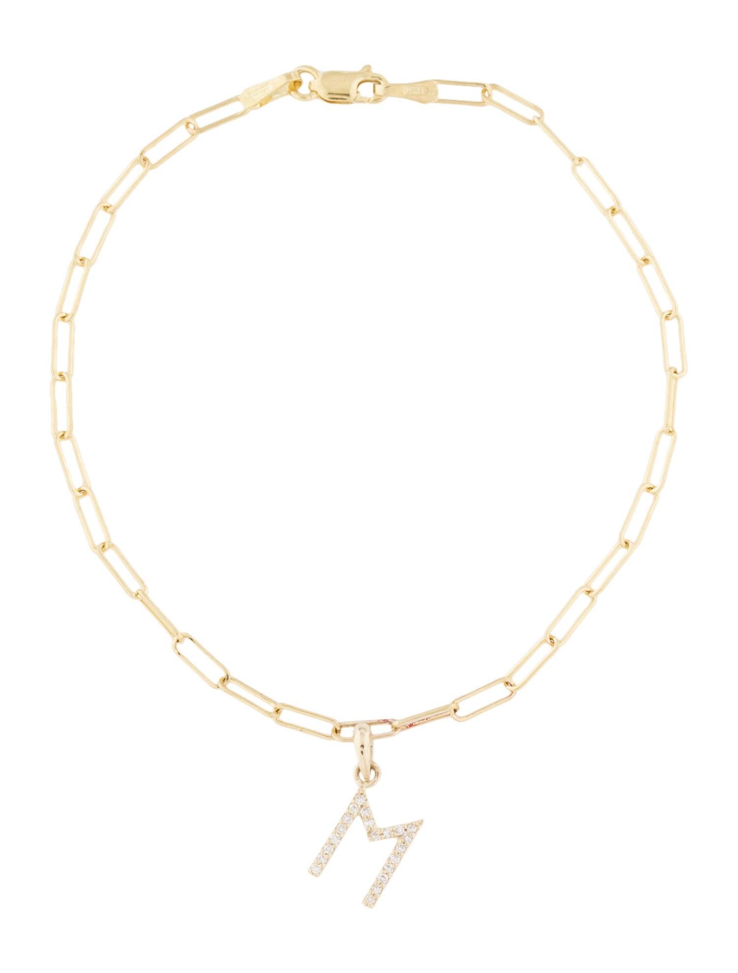 Contemporain Bracelet à maillons en forme de clip en or jaune 14 carats avec diamants et initiale « M » en vente