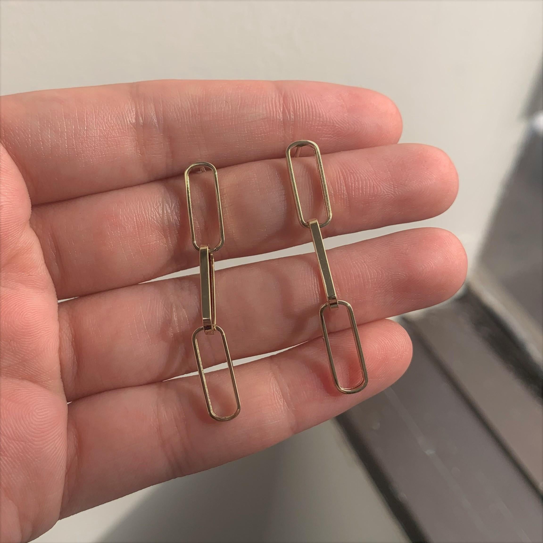 Contemporary 14 Karat Yellow Gold Paperclip Link Dangle Earring, Made in Italy For Sale