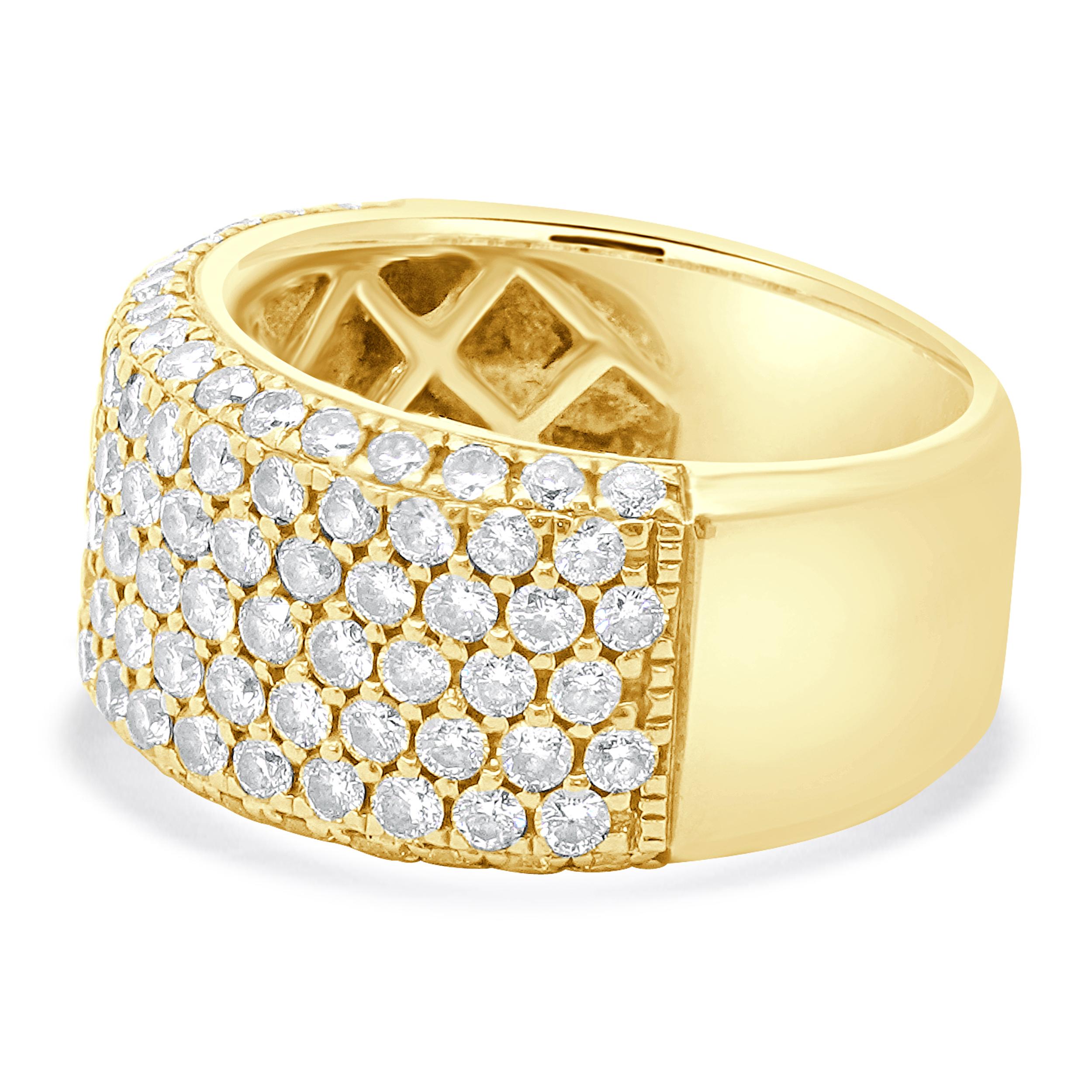 Concepteur : personnalisé
Matériau : Or jaune 14K
Diamant : taille ronde brillante = 2,00cttw
Couleur : G / H
Clarté : SI1
Taille de la bague : 5.5 (veuillez prévoir deux jours de livraison supplémentaires pour les demandes de taille)
Poids : 13.70
