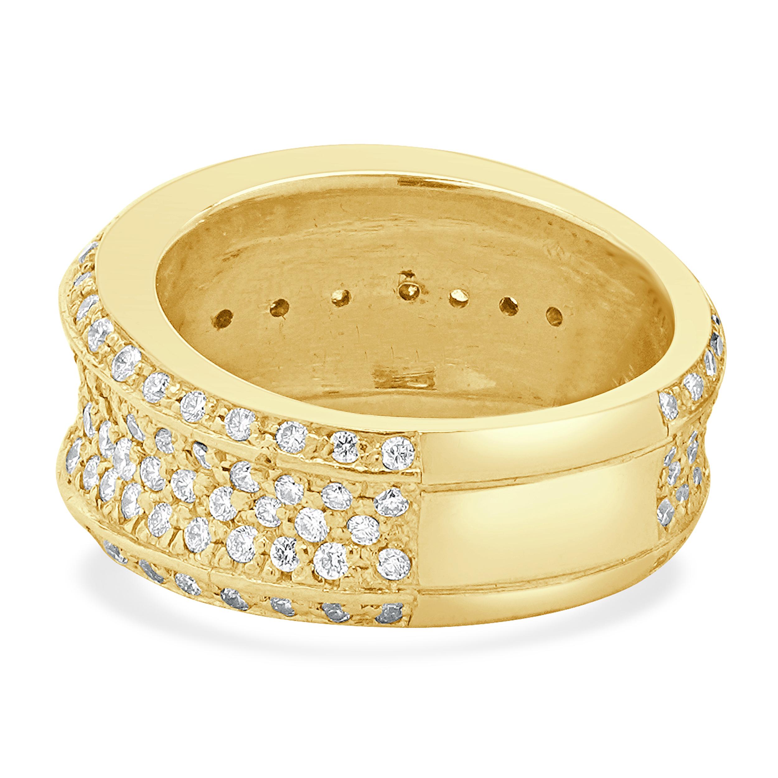 Taille ronde Bracelet Cigare en or jaune 14 carats avec pavé de diamants en vente