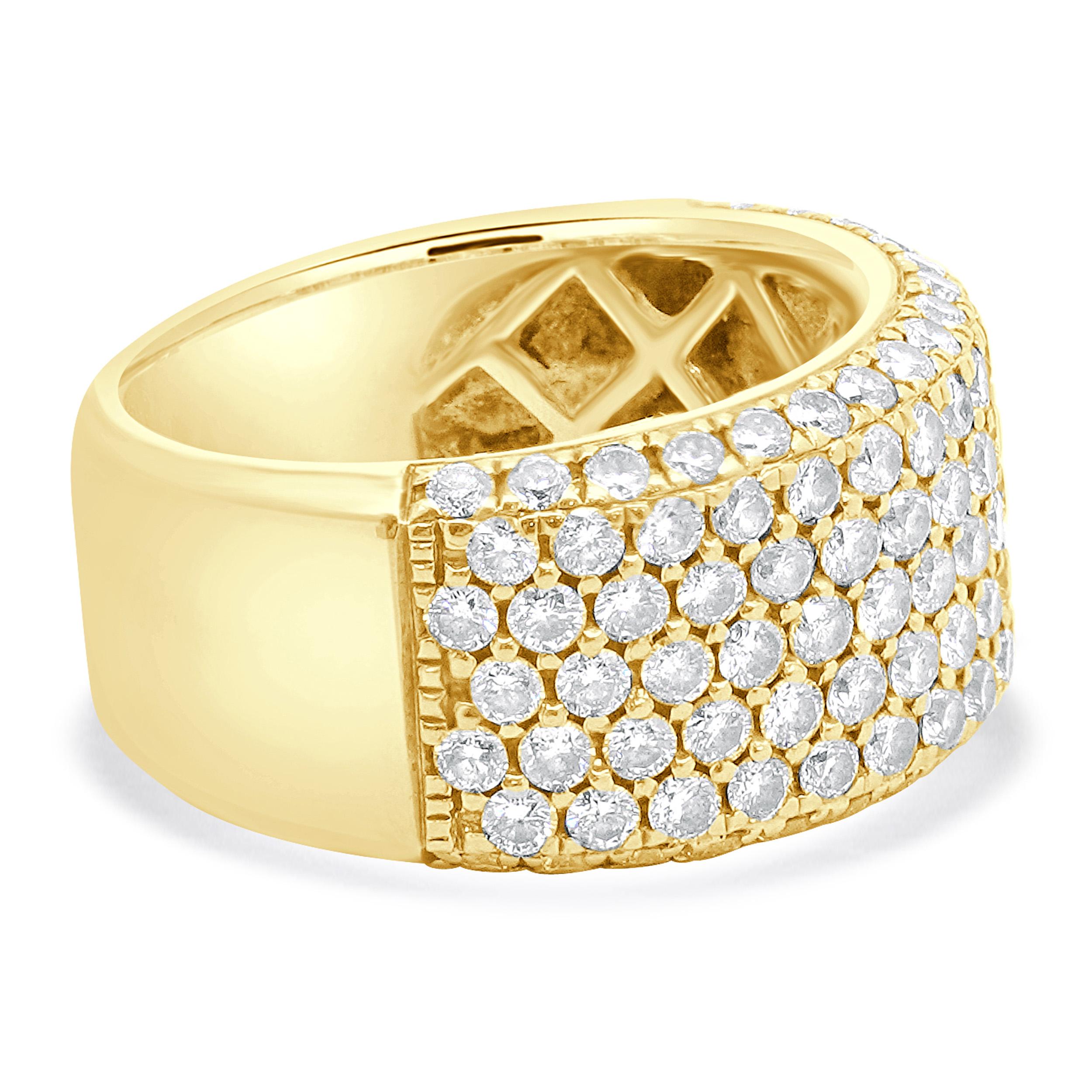 Taille ronde Bracelet Cigare en or jaune 14 carats avec pavé de diamants en vente