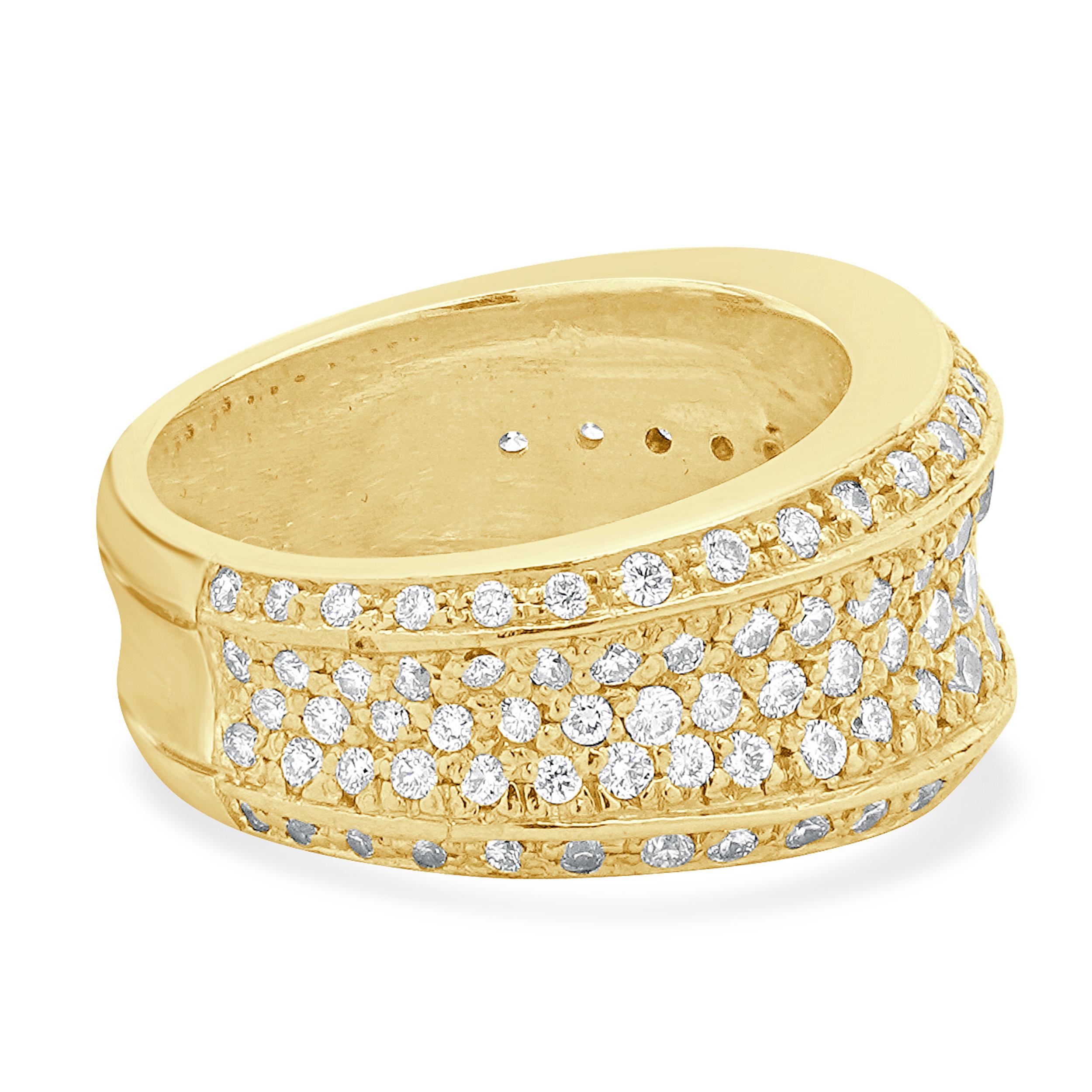 Bracelet Cigare en or jaune 14 carats avec pavé de diamants Excellent état - En vente à Scottsdale, AZ