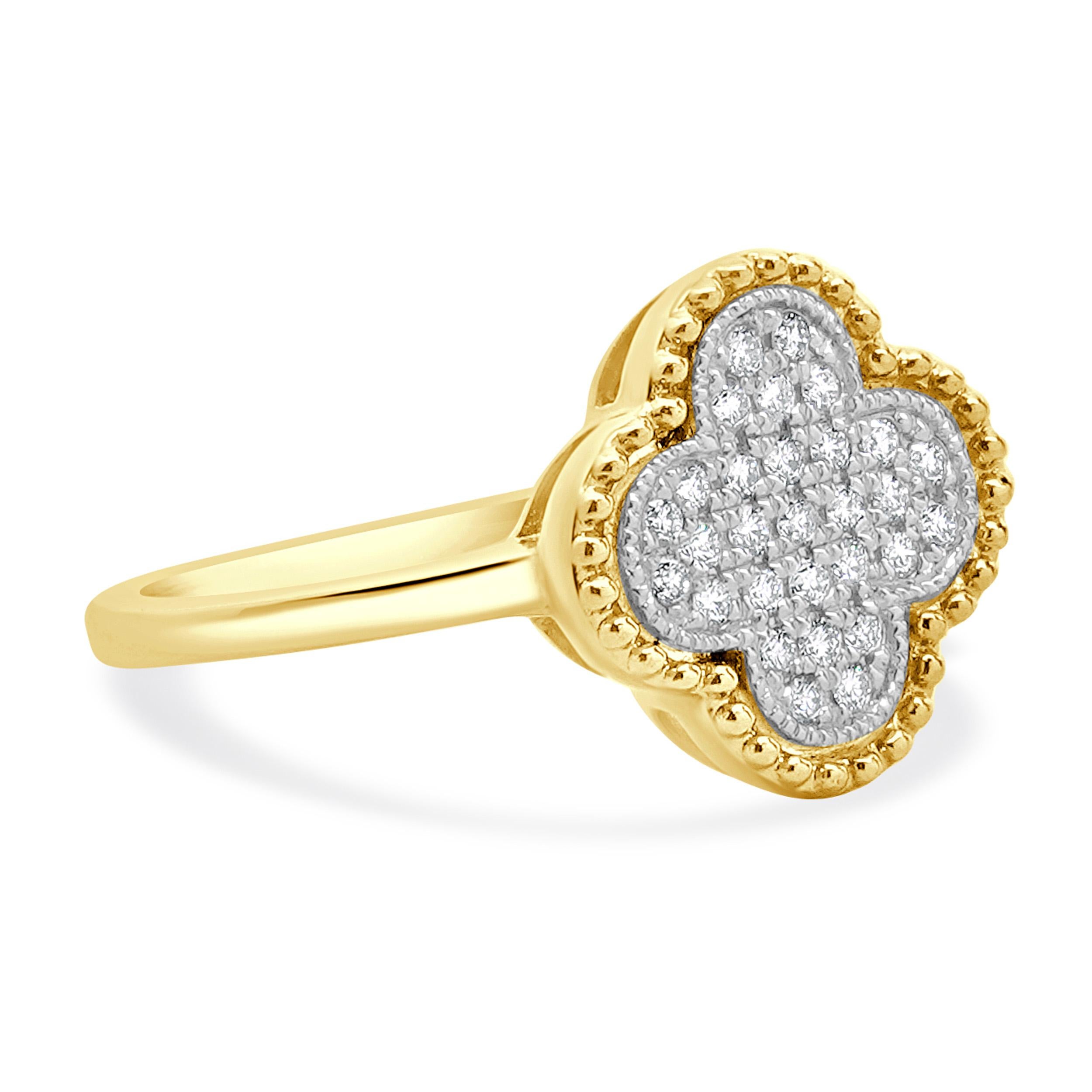 14 Karat Yellow Gold Pave Diamond Clover Ring In Excellent Condition For Sale In Scottsdale, AZ