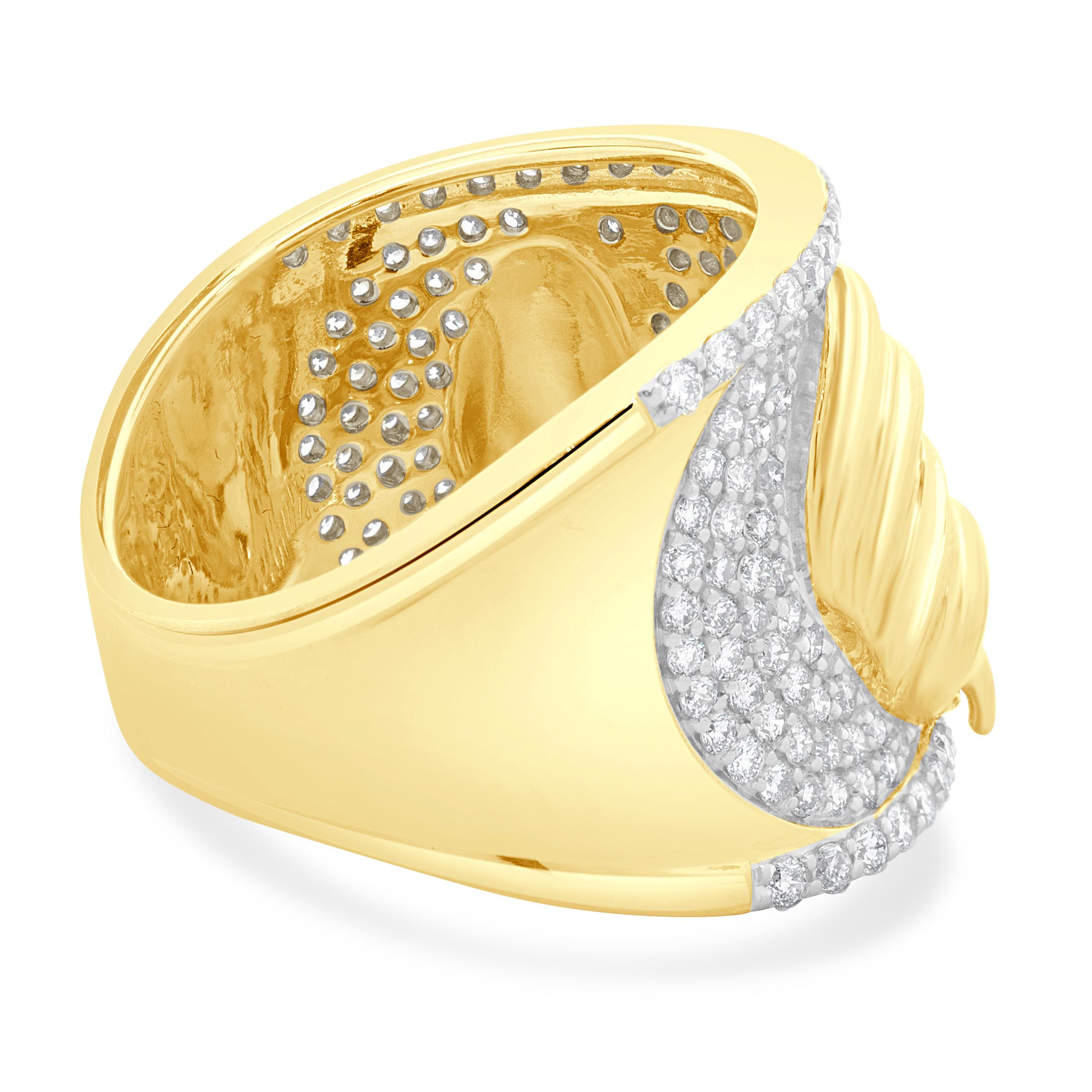 14 Karat Yellow Gold Pave Diamond Double Horse Ring In Excellent Condition For Sale In Scottsdale, AZ