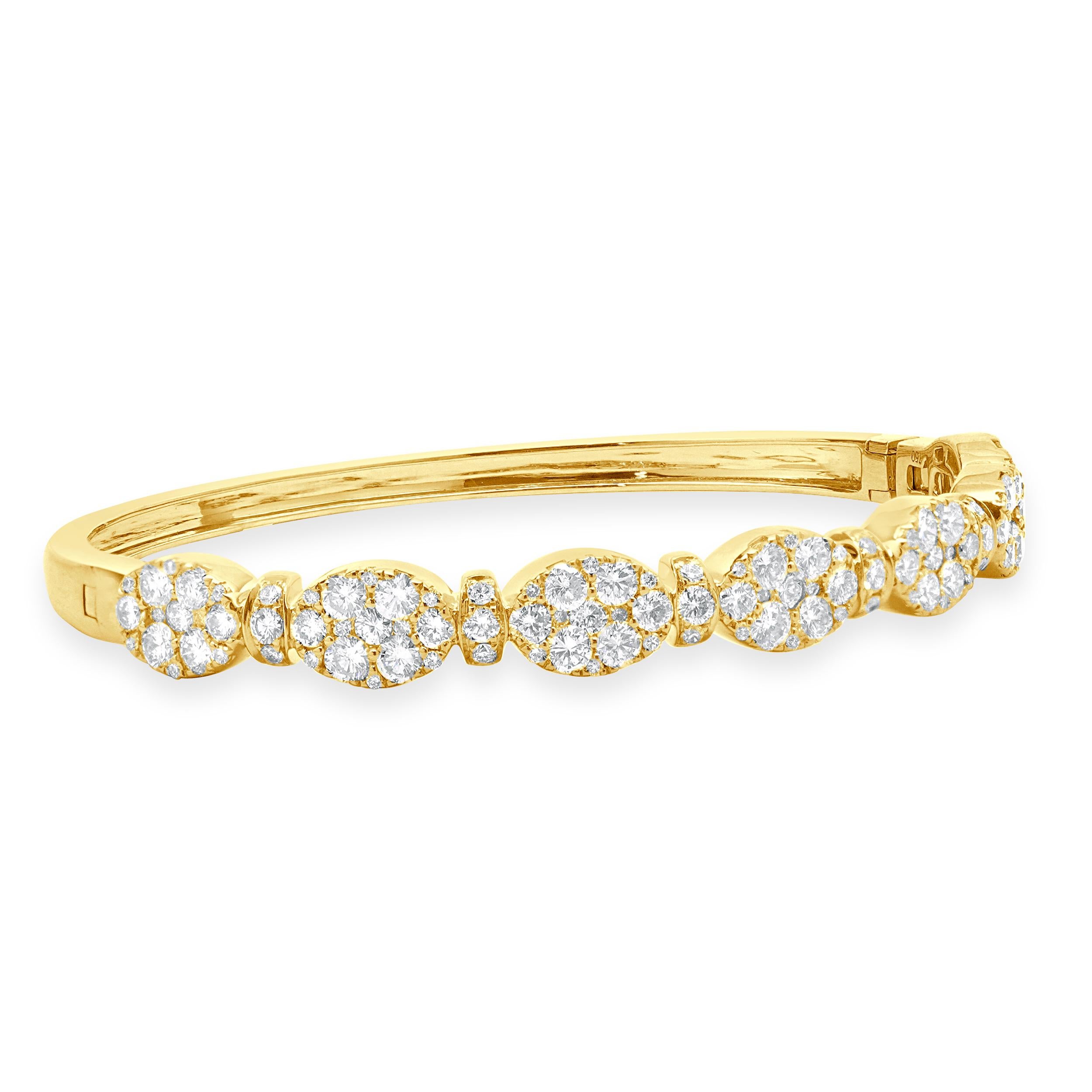Designer: personalizzato
Materiale: oro giallo 18 carati
Diamante: 123 taglio brillante rotondo = 4,00cttw
Colore: G / H.
Chiarezza: SI1-2
Dimensioni: il braccialetto si adatta a un polso di 7 pollici
Peso: 17,82 grammi