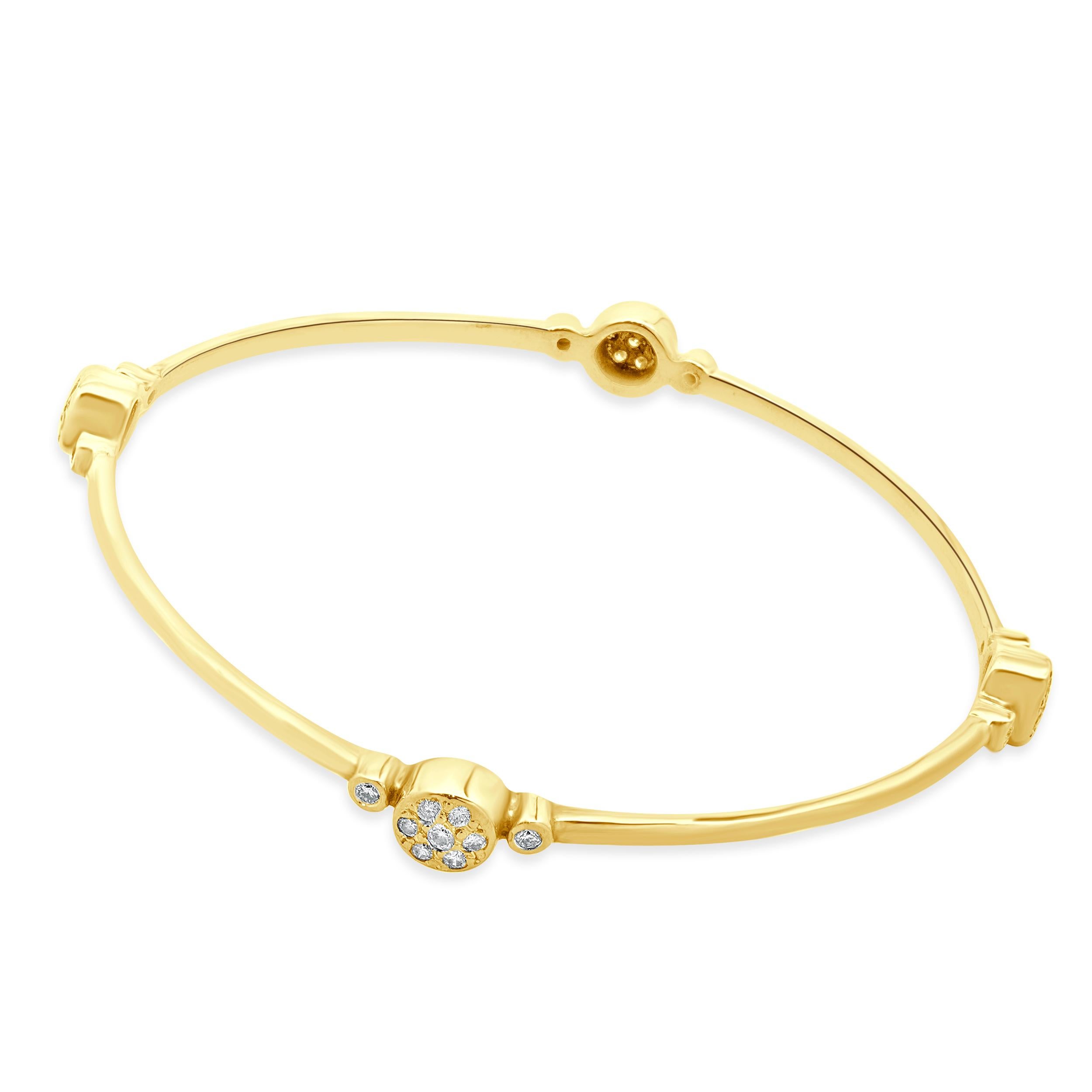 Pulsera brazalete de oro amarillo de 14 quilates con diamantes en pavé Corte redondo en venta